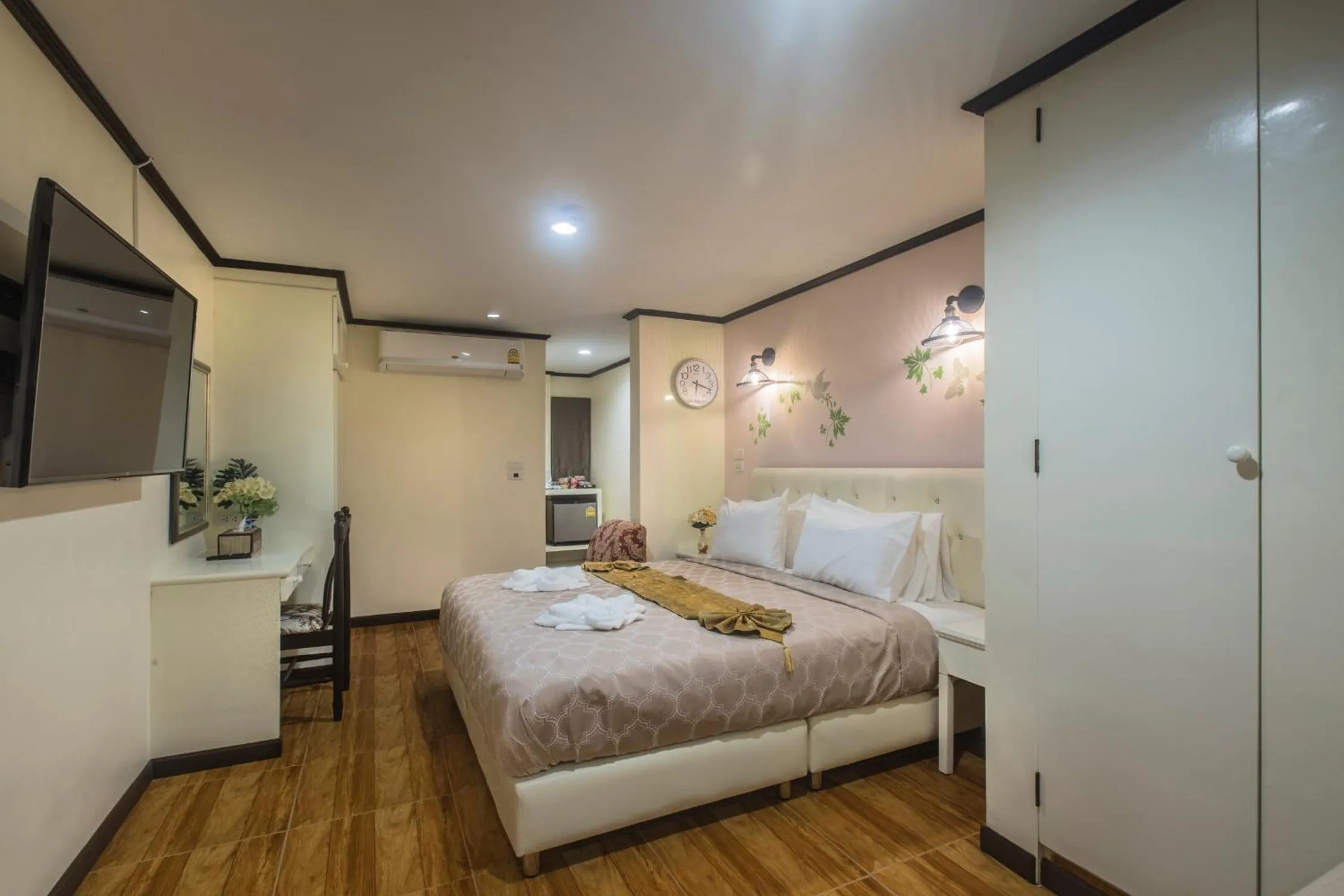 Bedroom, Bed in Cana Boutique Hotel