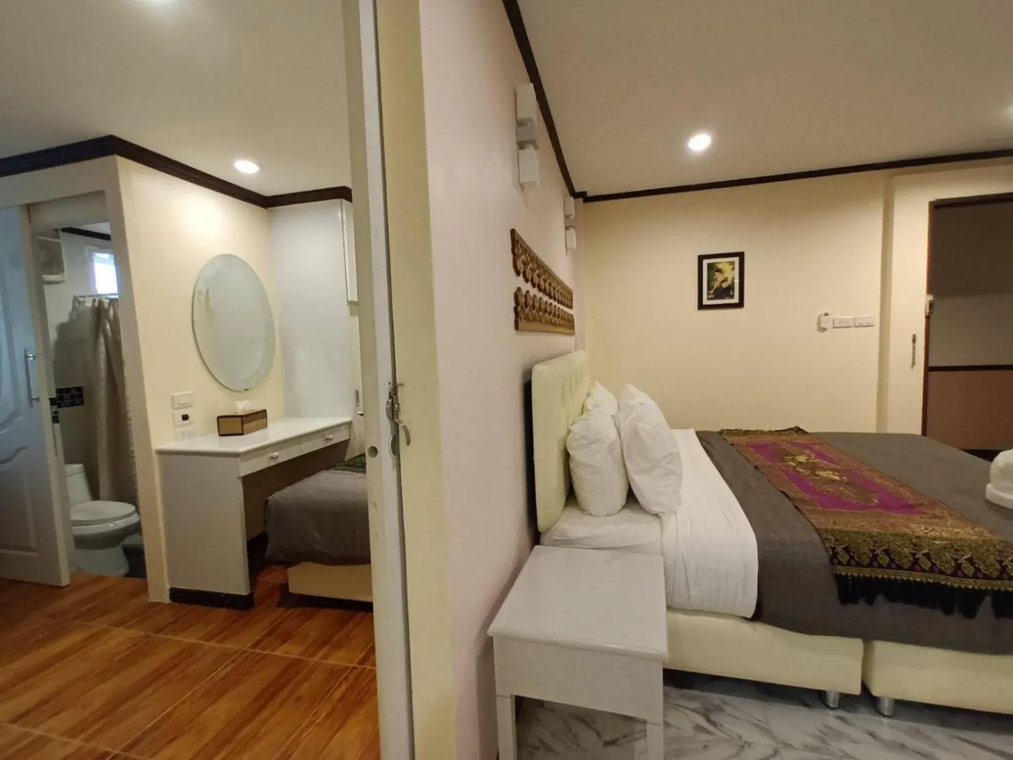 Toilet, Bed in Cana Boutique Hotel