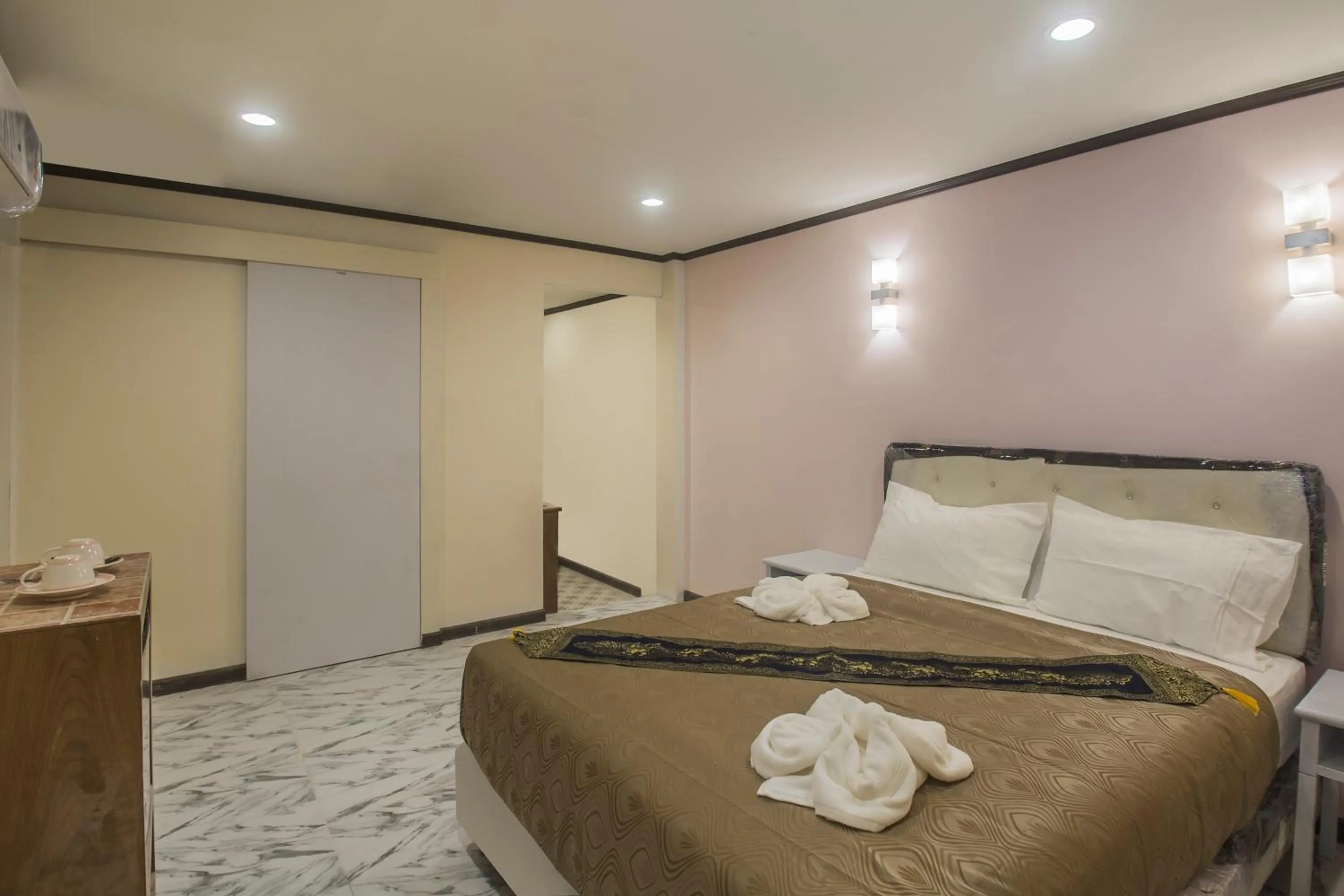 Bedroom, Bed in Cana Boutique Hotel