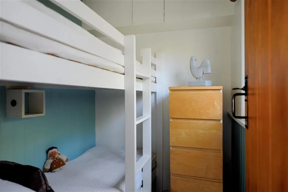 Property building, Bed in 1 Wellhayes