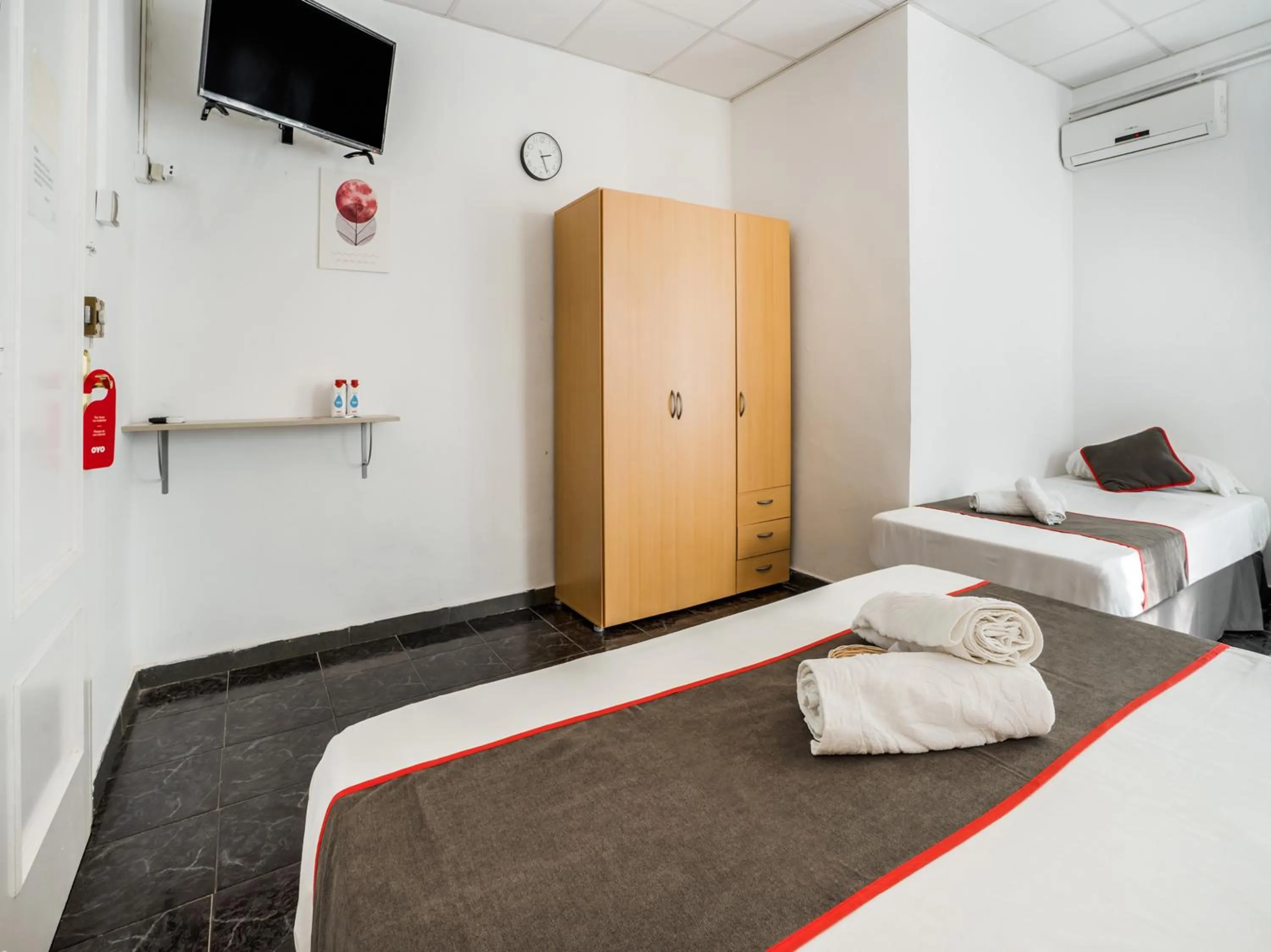 Photo of the whole room, Bed in Hostal Patio de La Luna