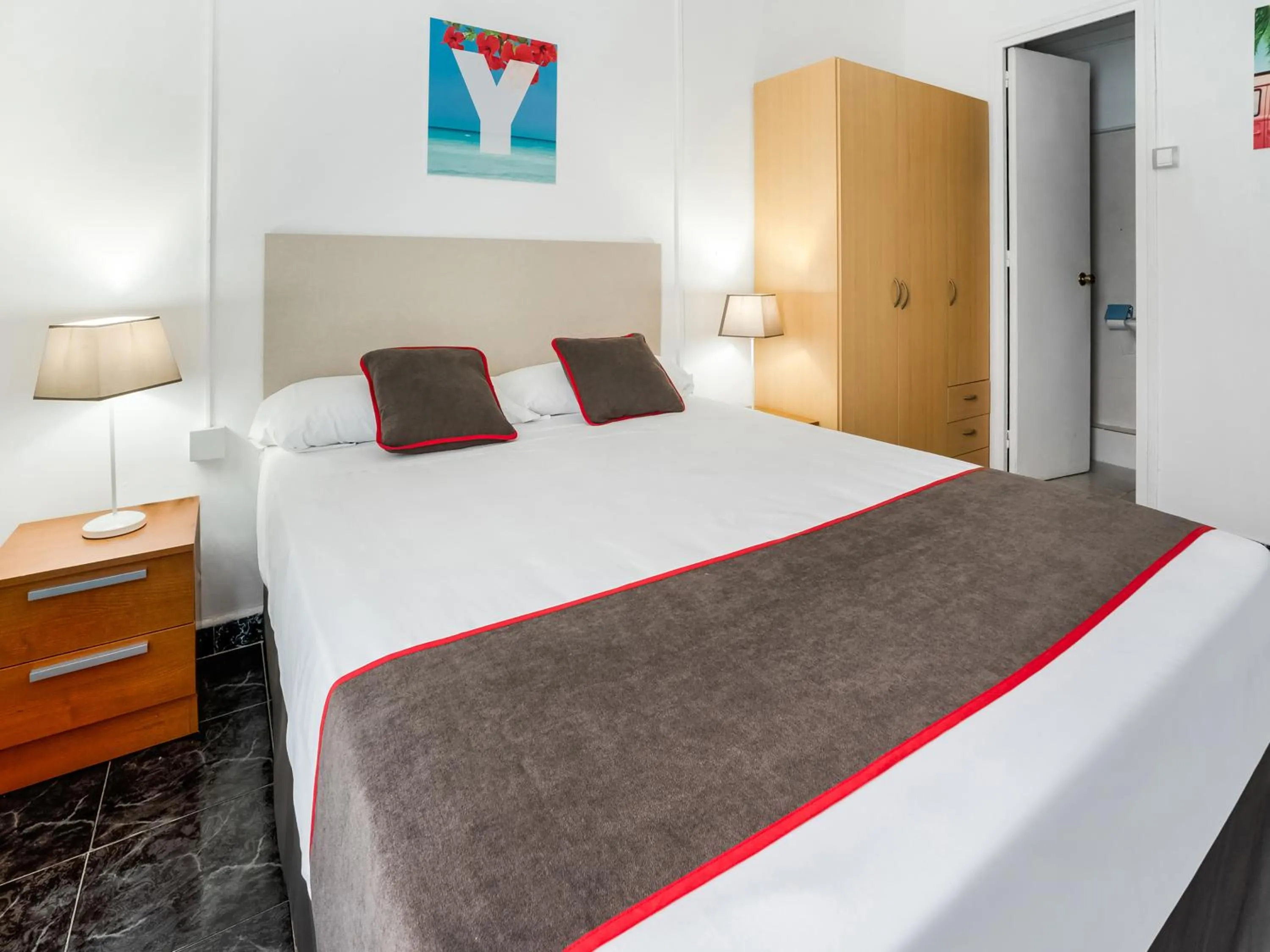 Photo of the whole room, Bed in Hostal Patio de La Luna