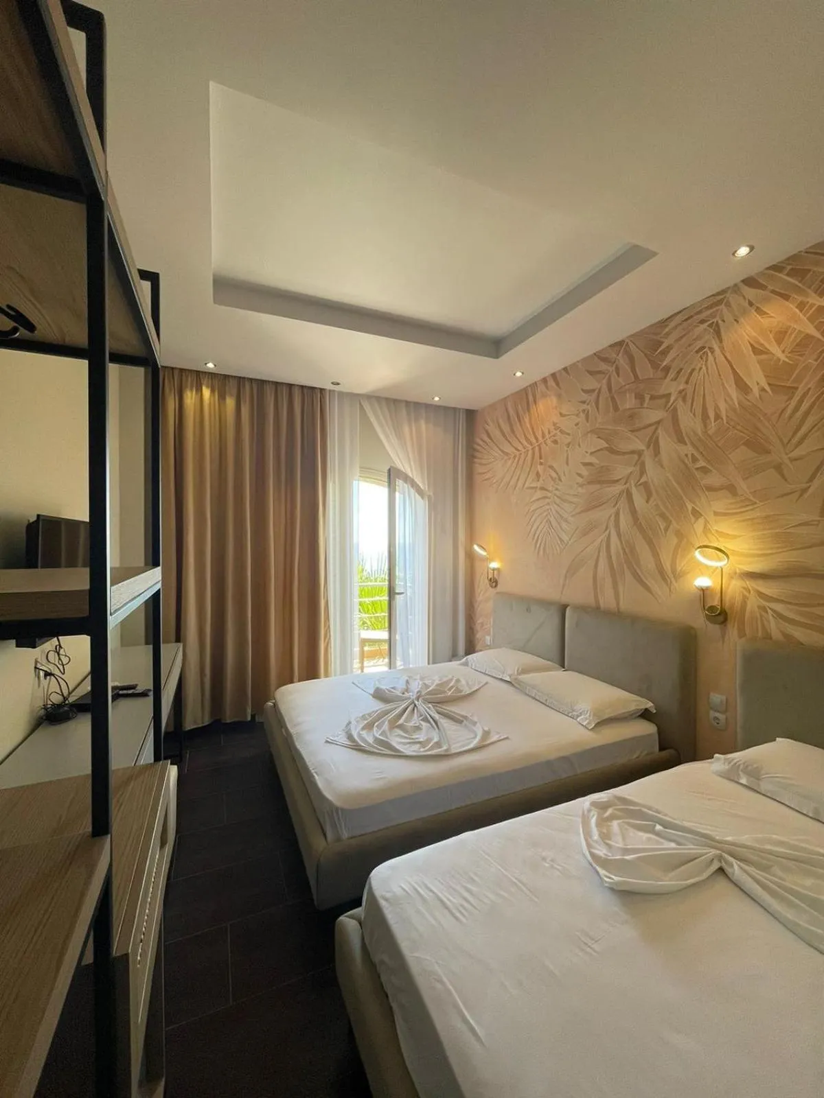Royal Blue Hotel