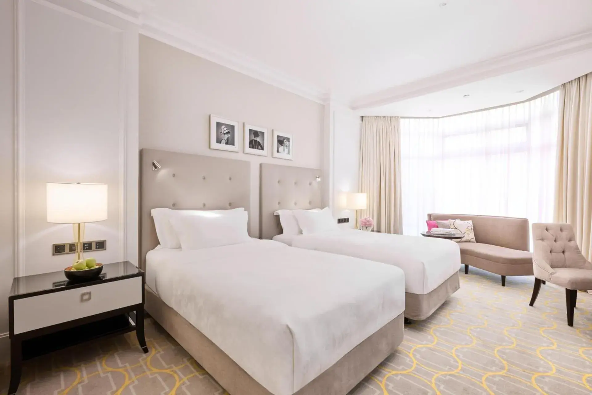 Living room, Bed in The Langham Hong Kong Living room, Bed in The Langham Hong Kong
