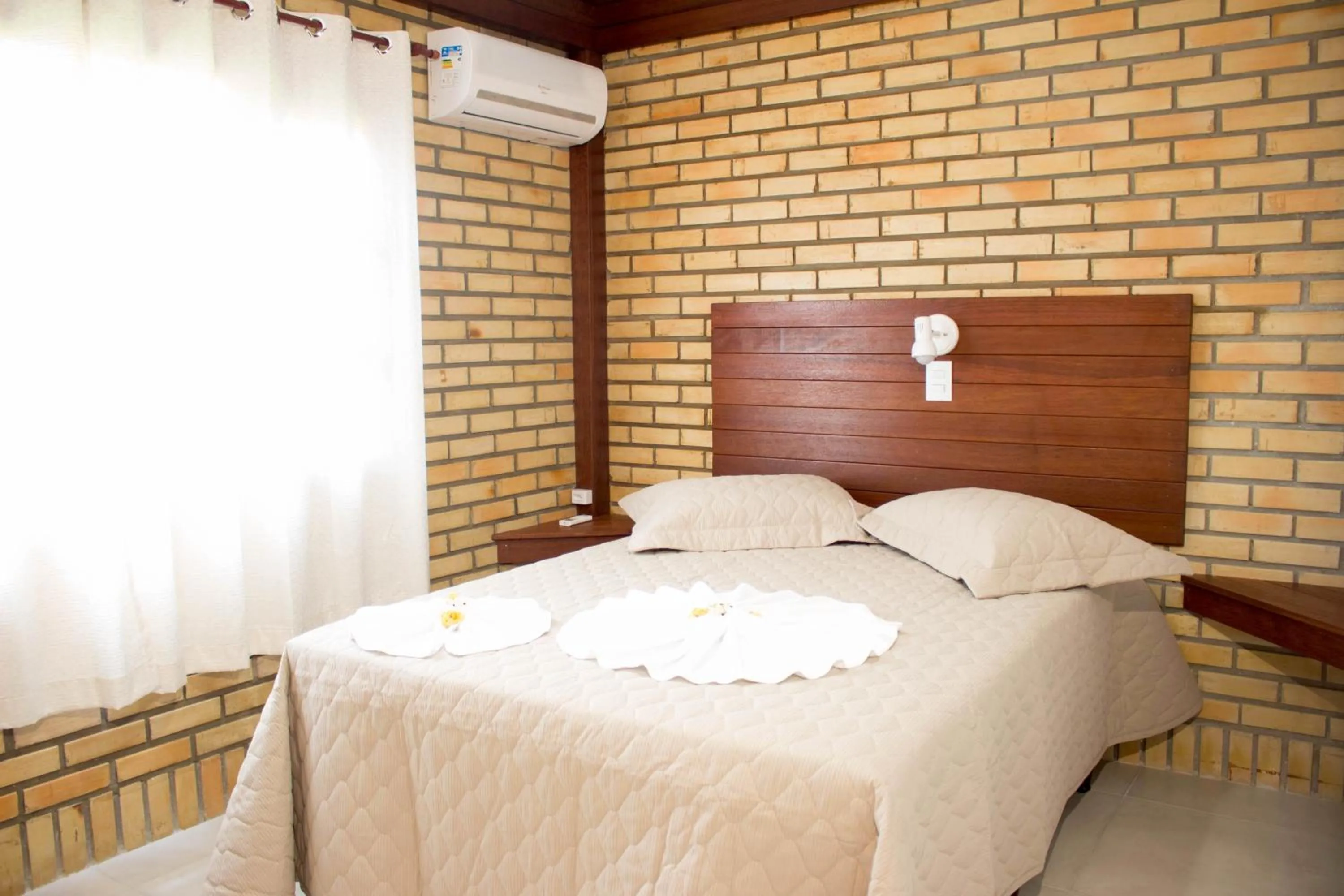 Garden, Bed in Pousada do Francês
