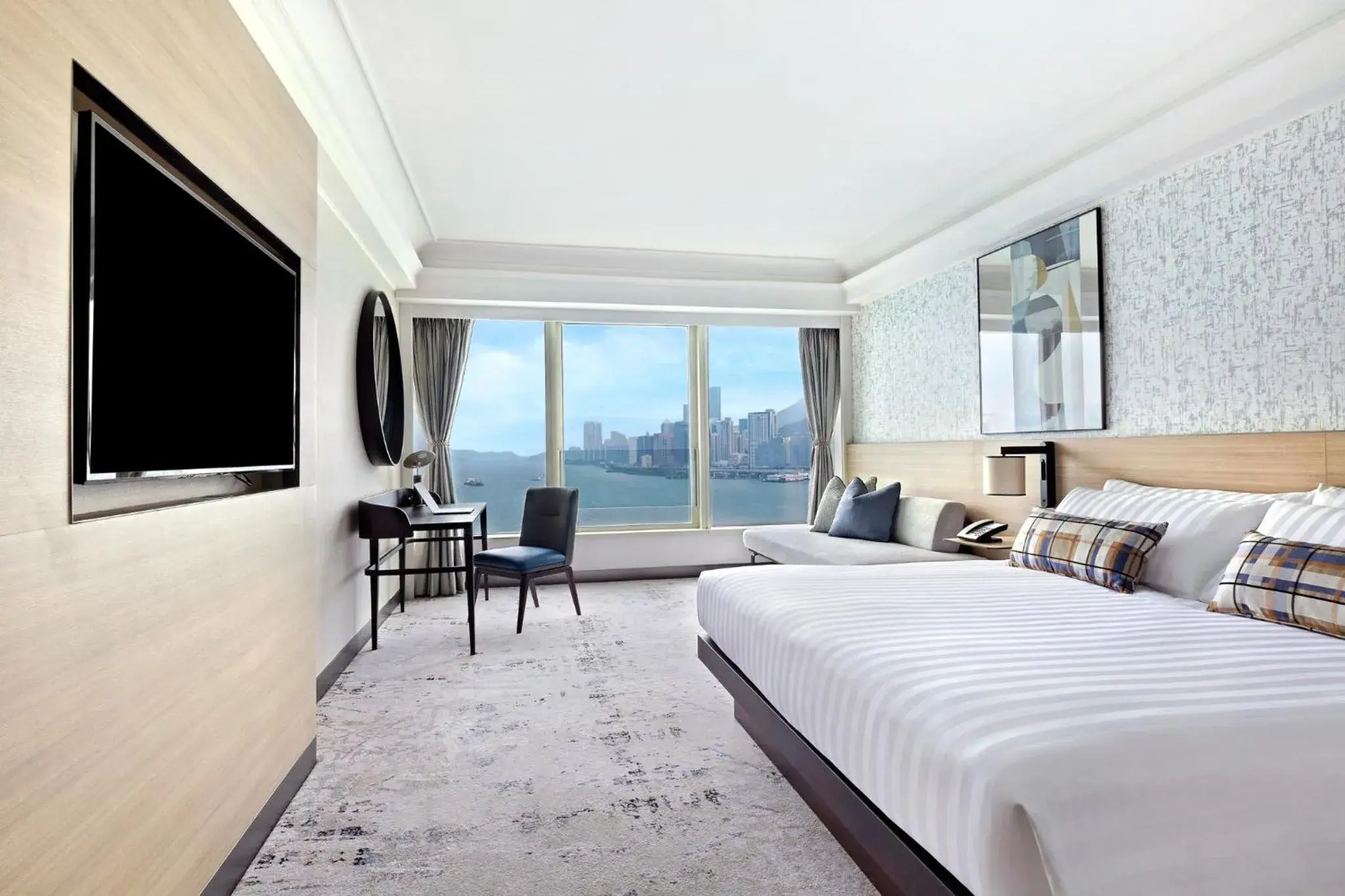 Sea view, Bed in Harbour Grand Kowloon Sea view, Bed in Harbour Grand Kowloon