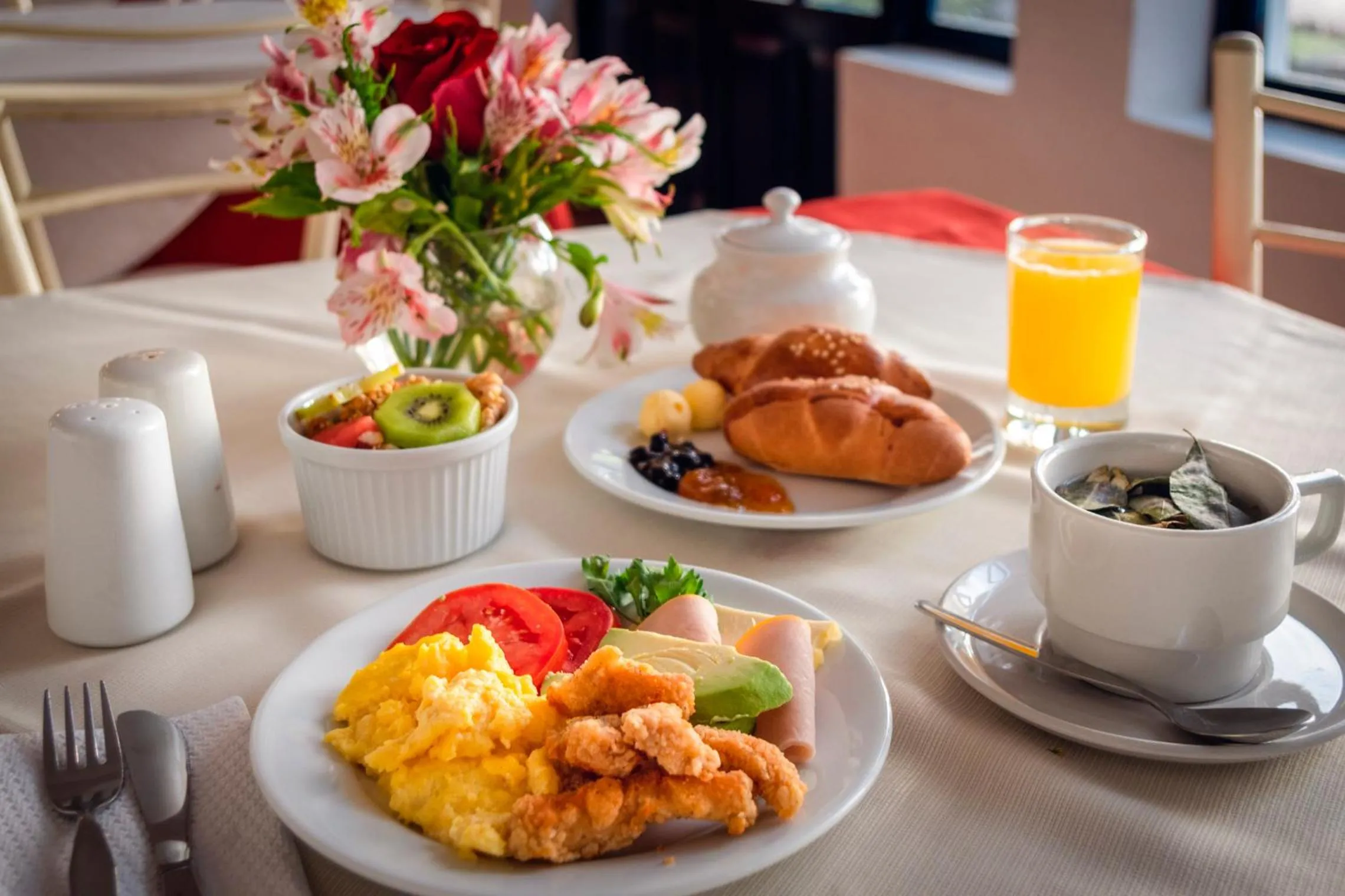 Buffet breakfast in La Casa de Fray Bartolome