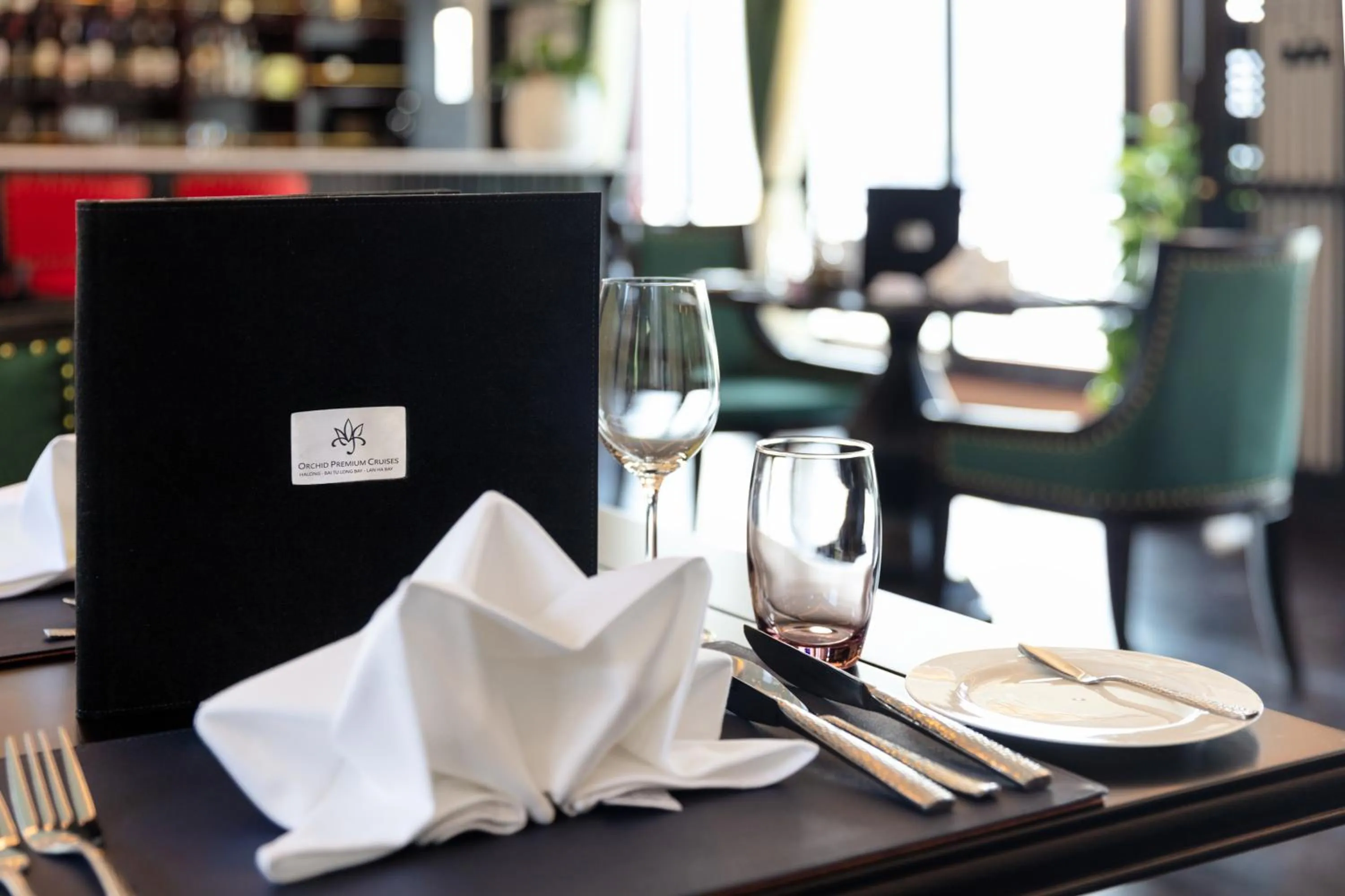 Breakfast in Orchid Premium Cruise