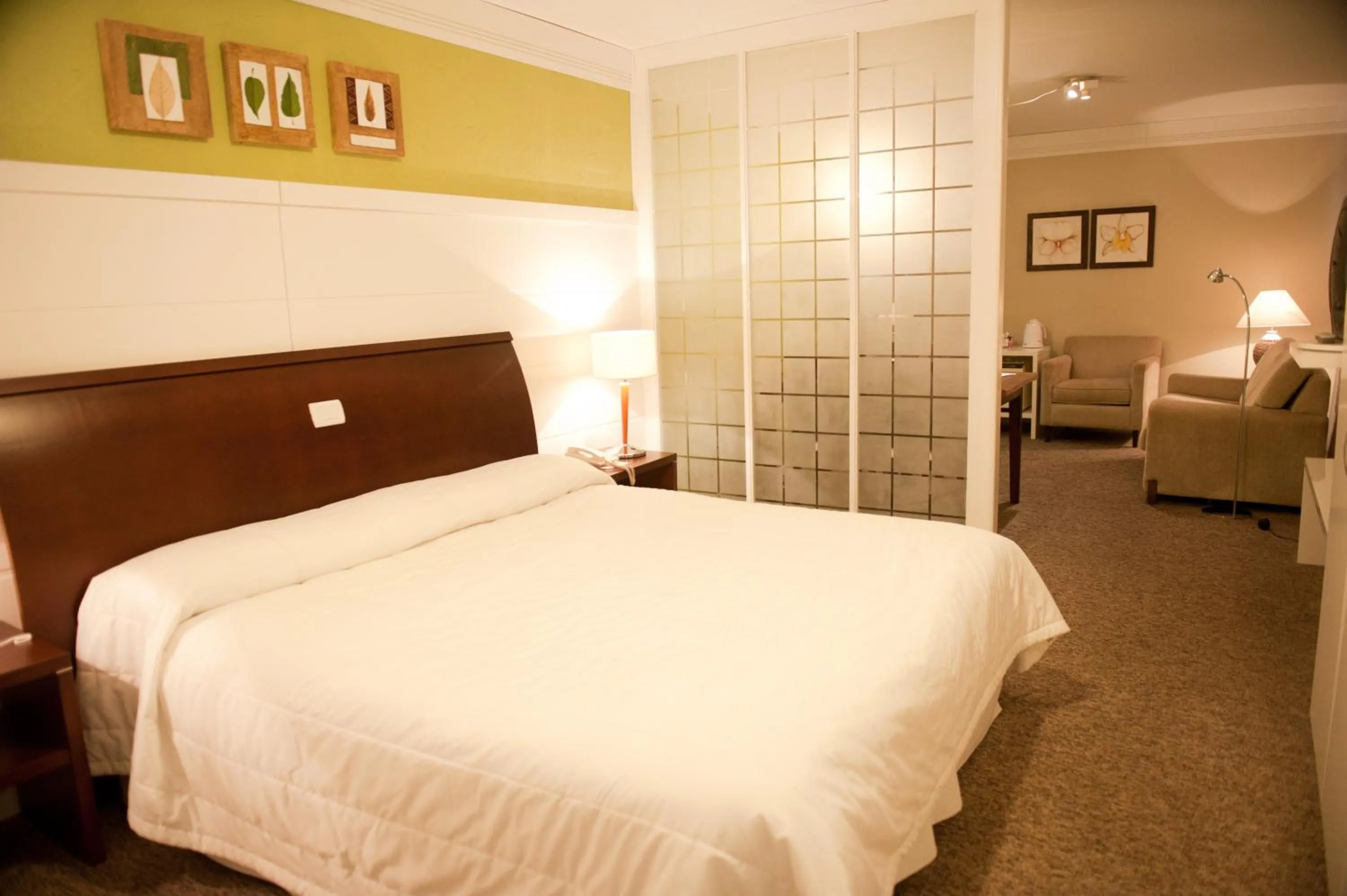 Photo of the whole room, Bed in Maitá Palace Hotel