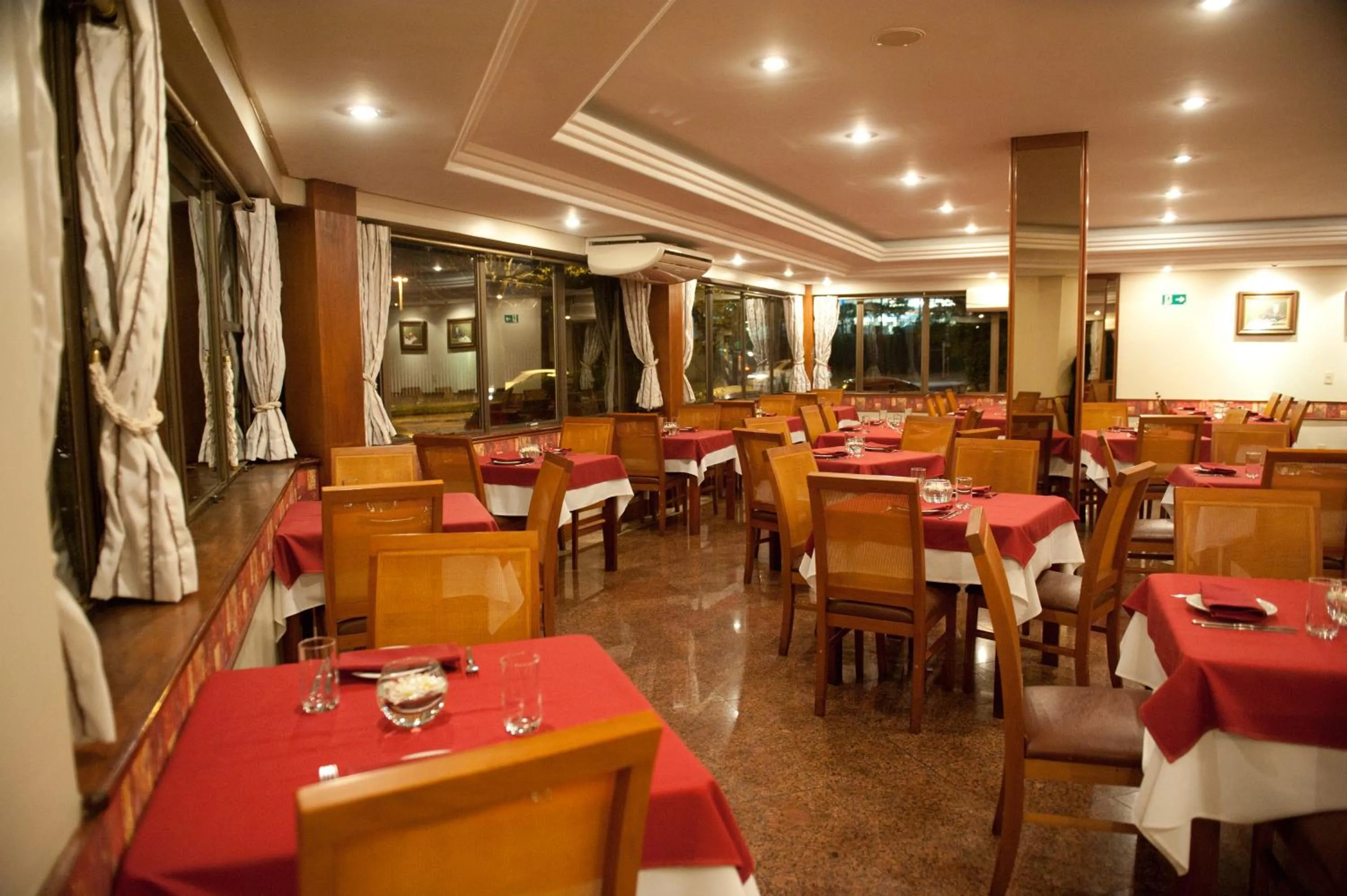 Restaurant/places to eat in Maitá Palace Hotel