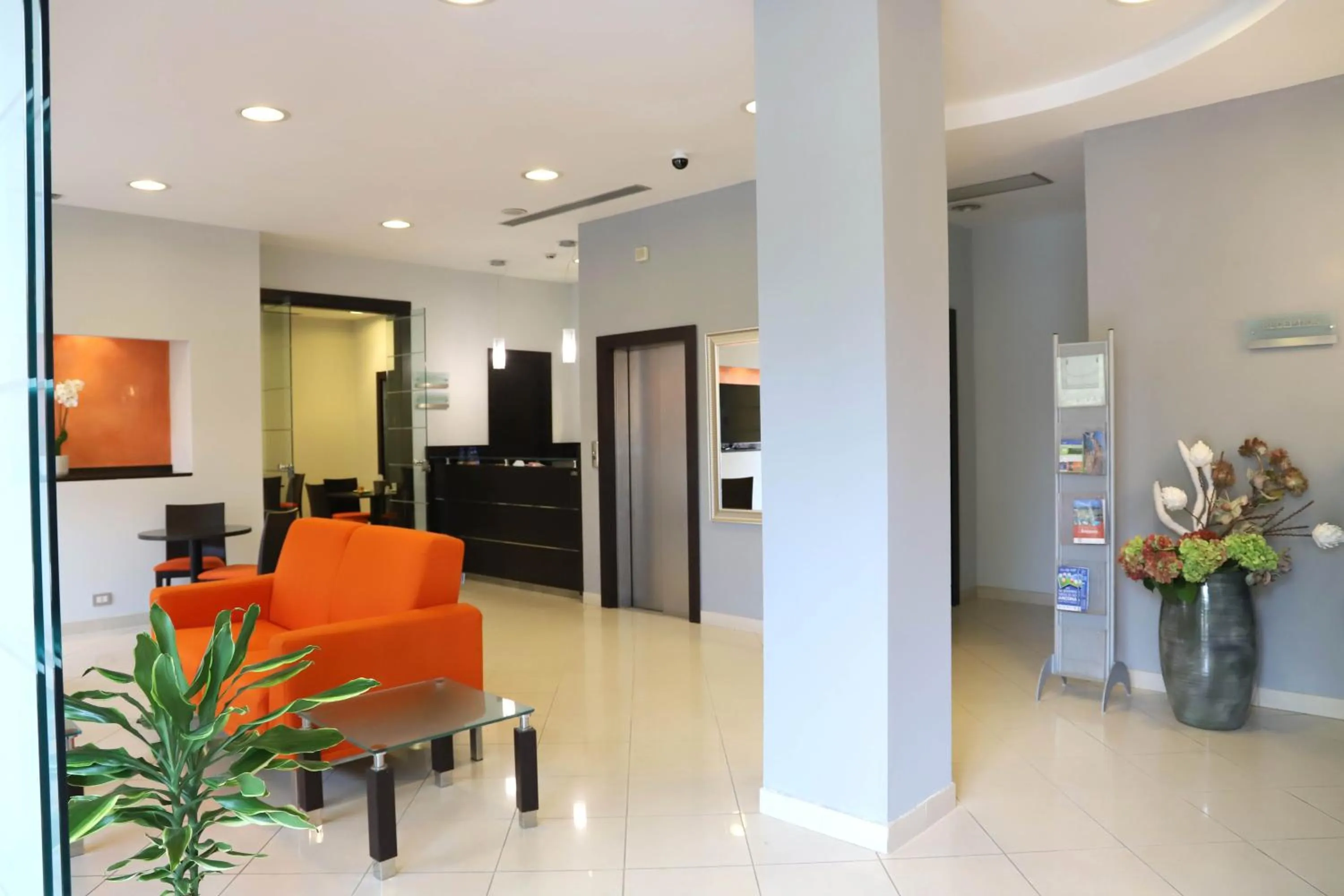 Lobby or reception in Albergo Cantiani