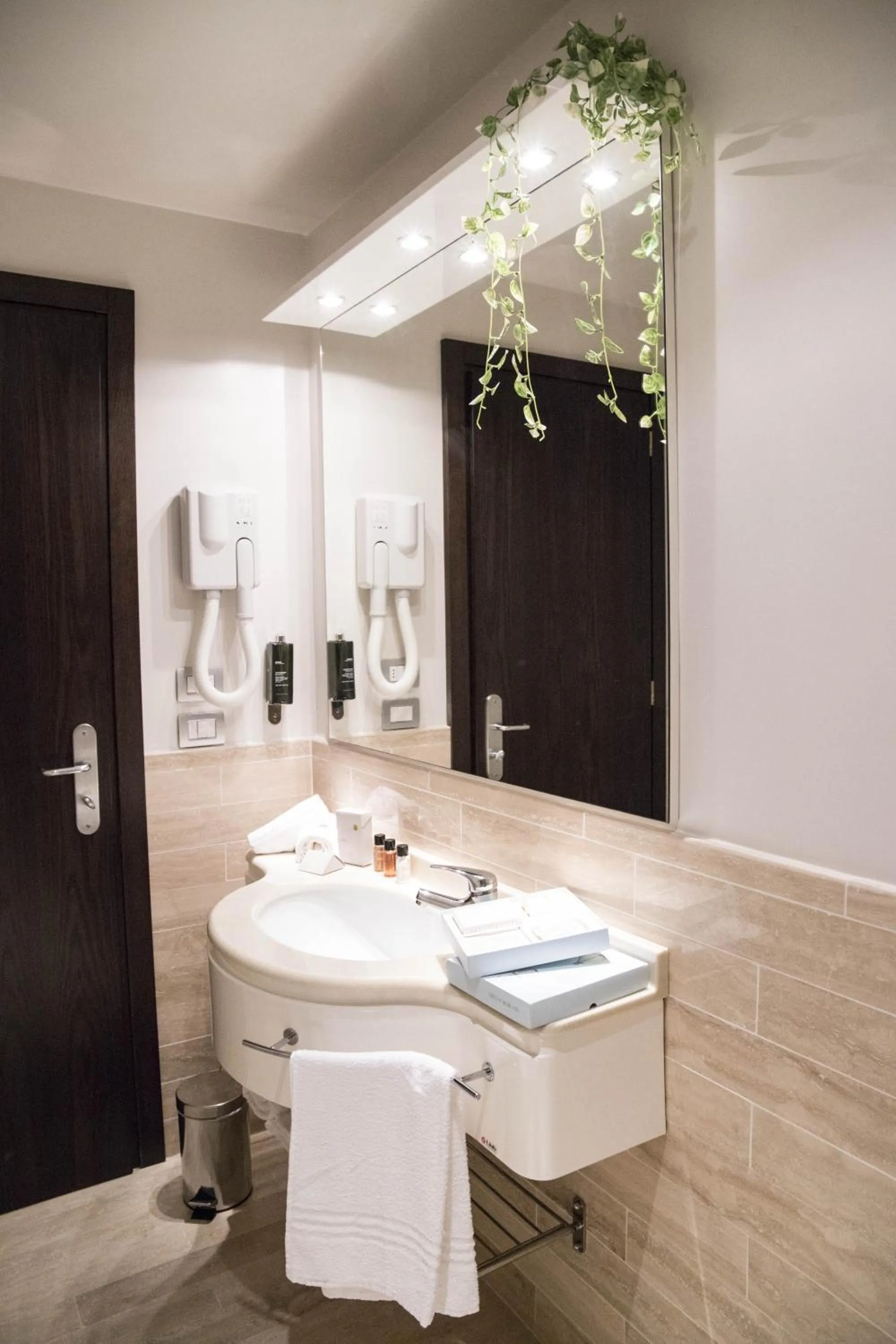 Bathroom in Albergo Cantiani