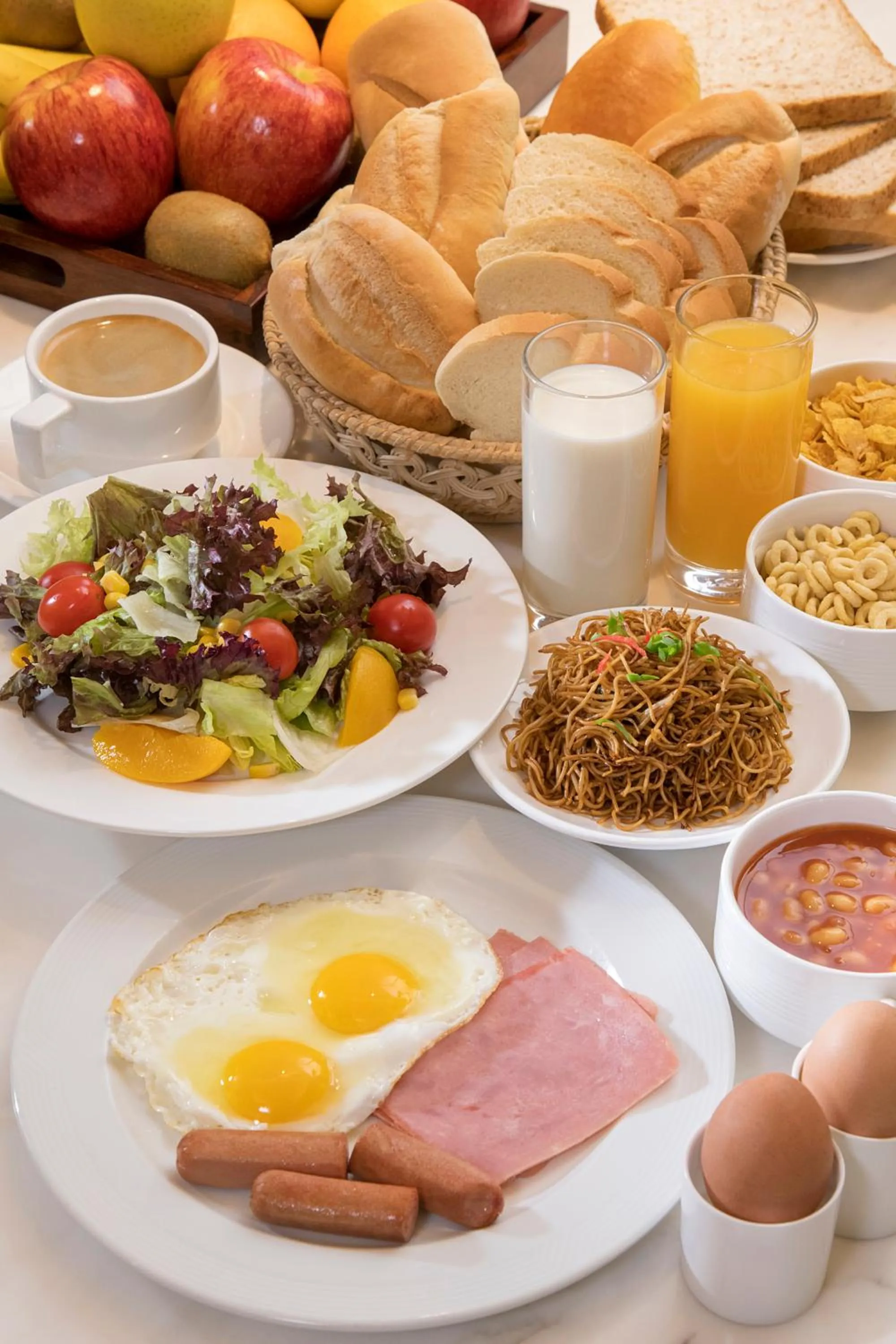 Buffet breakfast in Silka Seaview Hotel