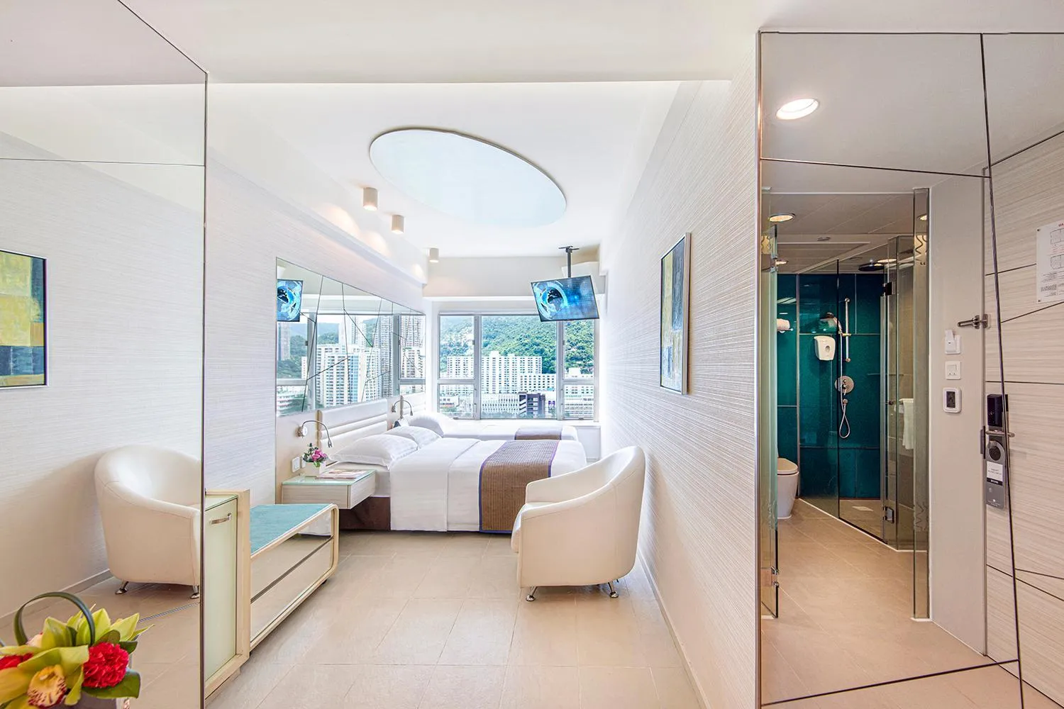 Bed in Regal Riverside Hotel