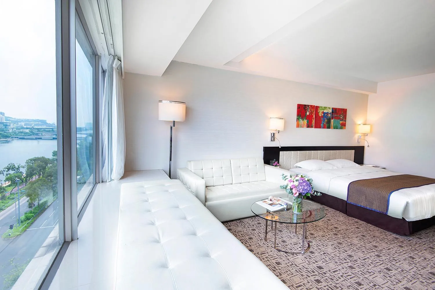 Photo of the whole room, Bed in Regal Riverside Hotel