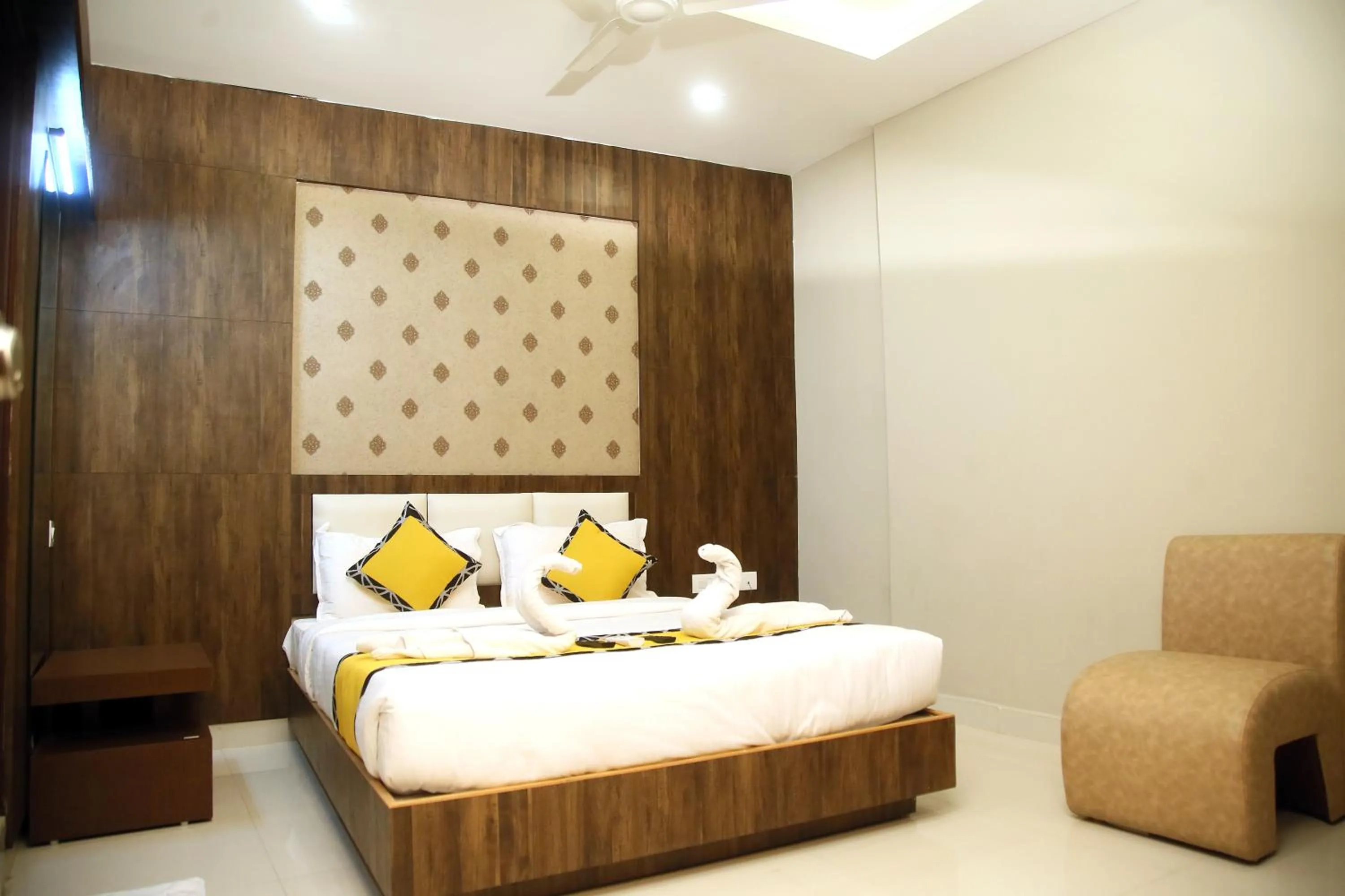 Bedroom, Bed in Grand Oliver