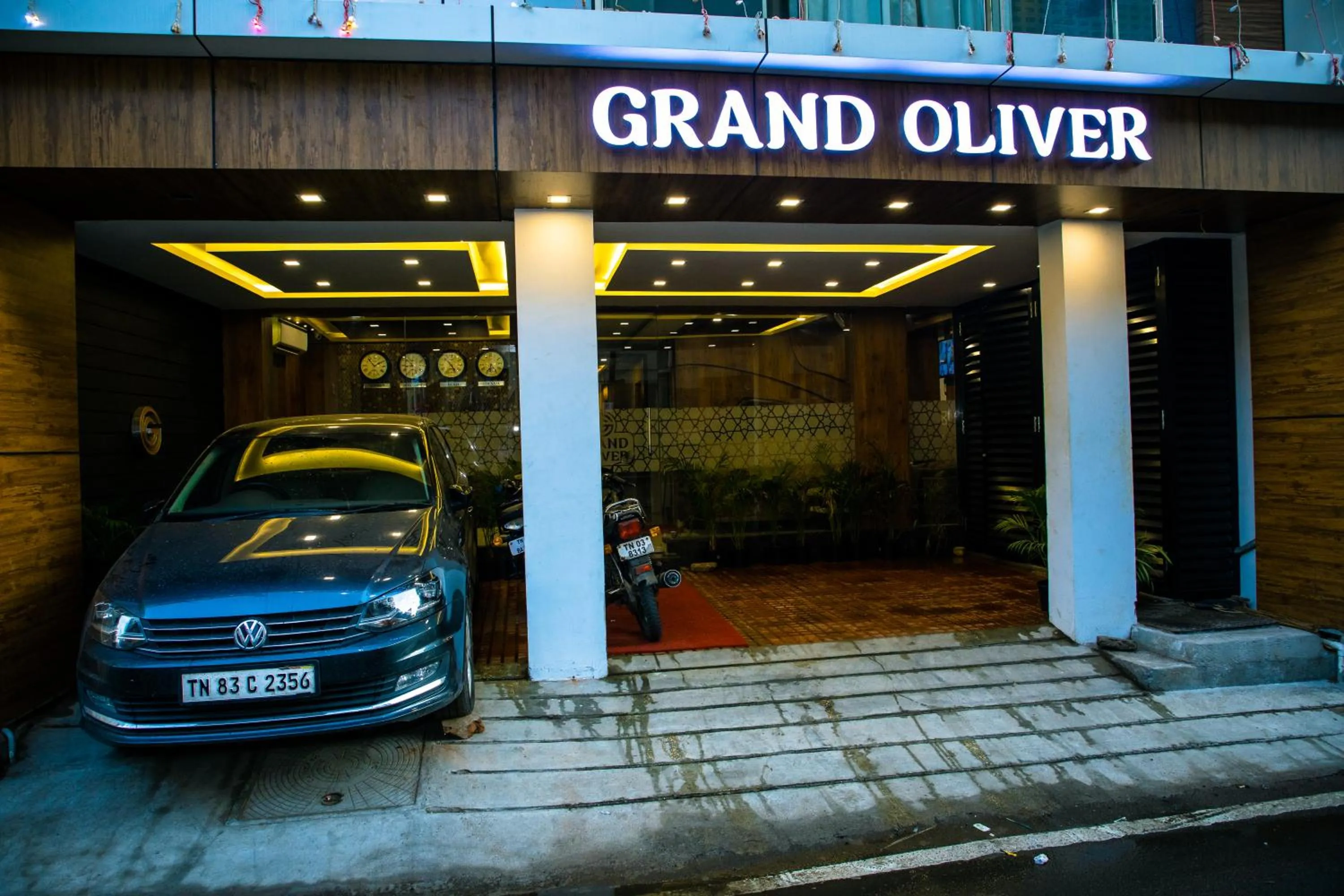 Parking in Grand Oliver