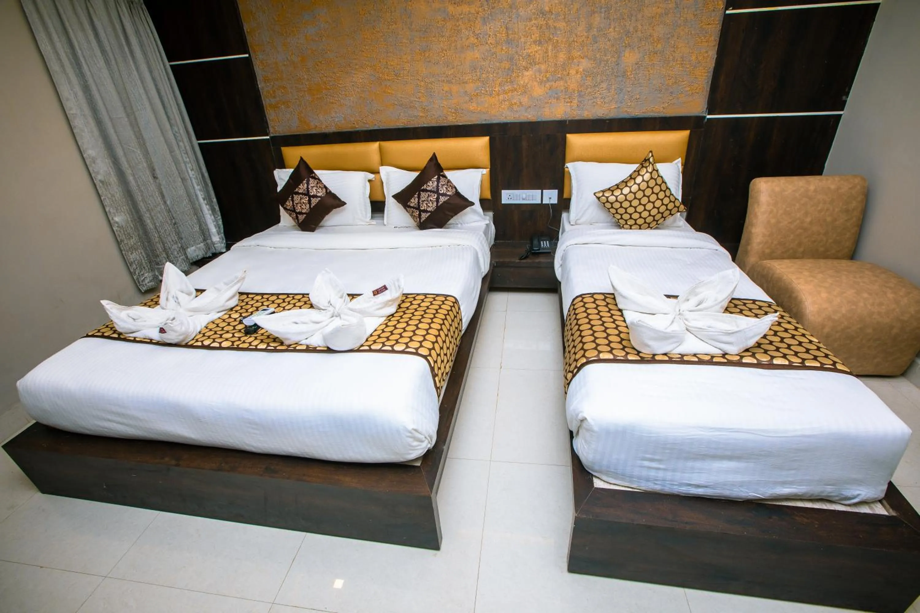 Bedroom, Bed in Grand Oliver