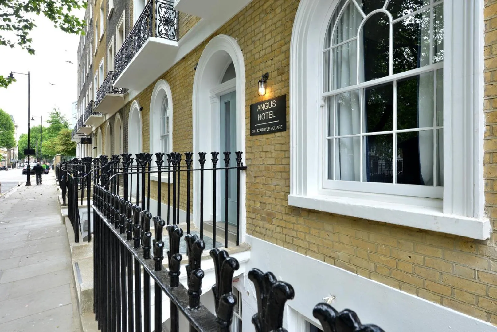 Facade/entrance in Angus Hotel