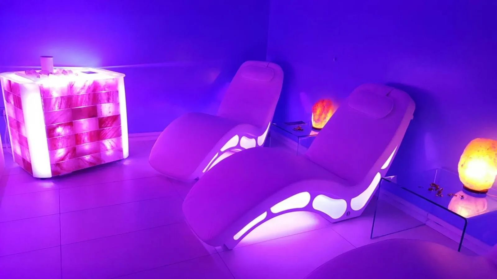 Entertainment in Barone Liberty & Luxury SPA-Boutique Hotel