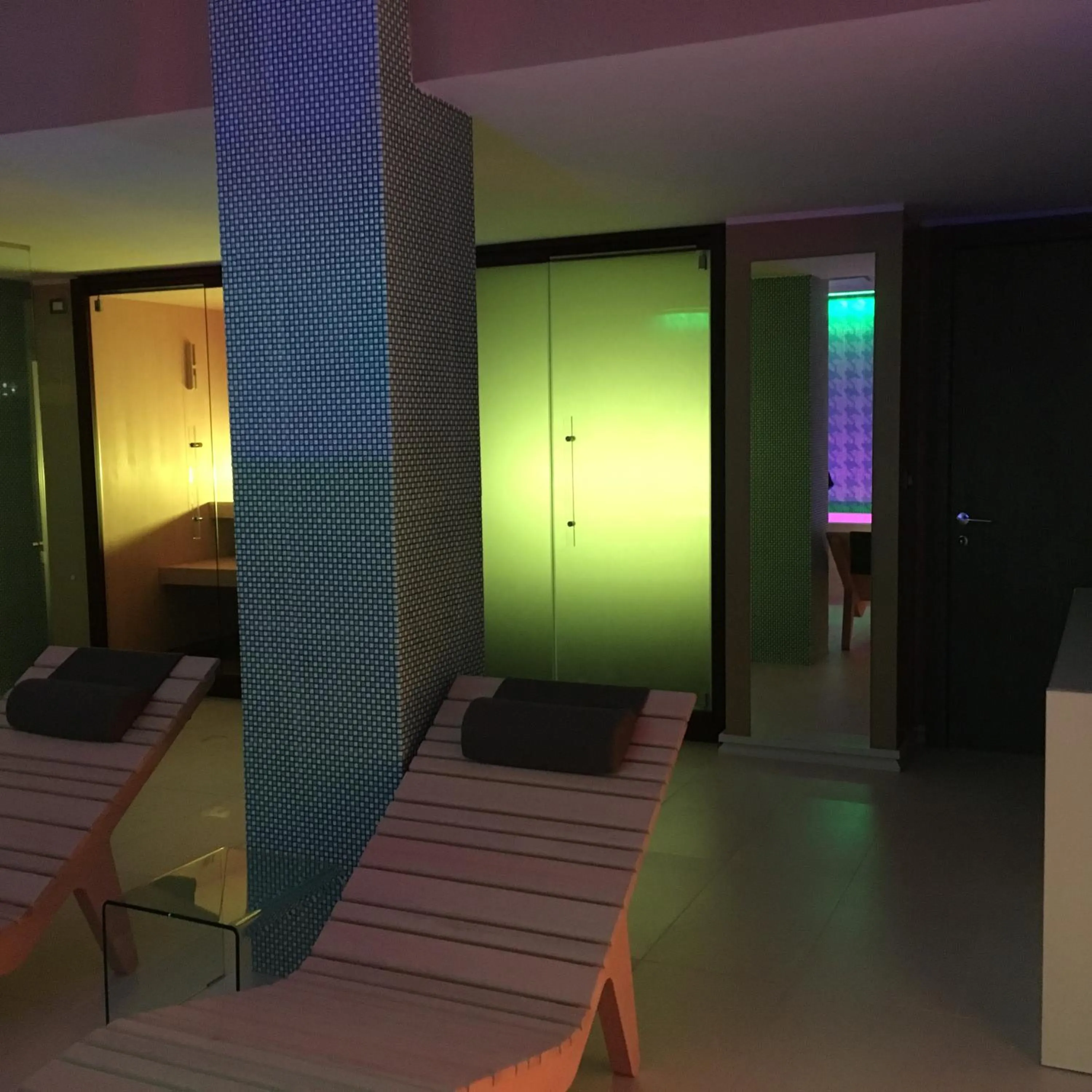 Solarium, Bed in Barone Liberty & Luxury SPA-Boutique Hotel