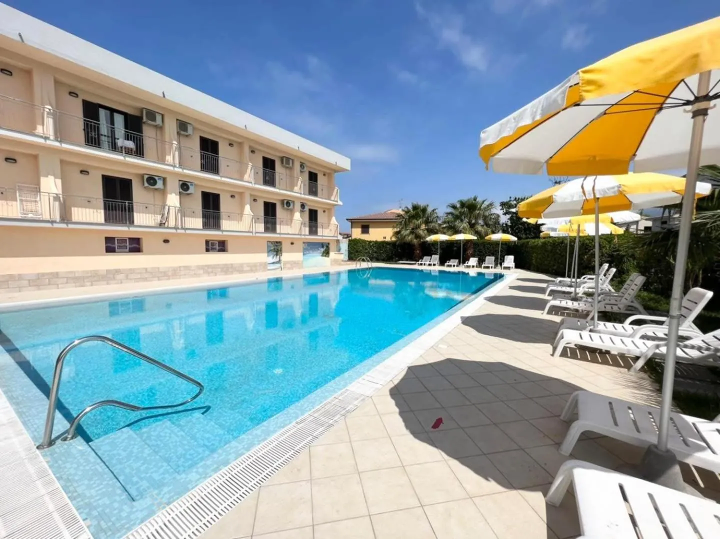 Swimming pool in Hotel Residence Turium