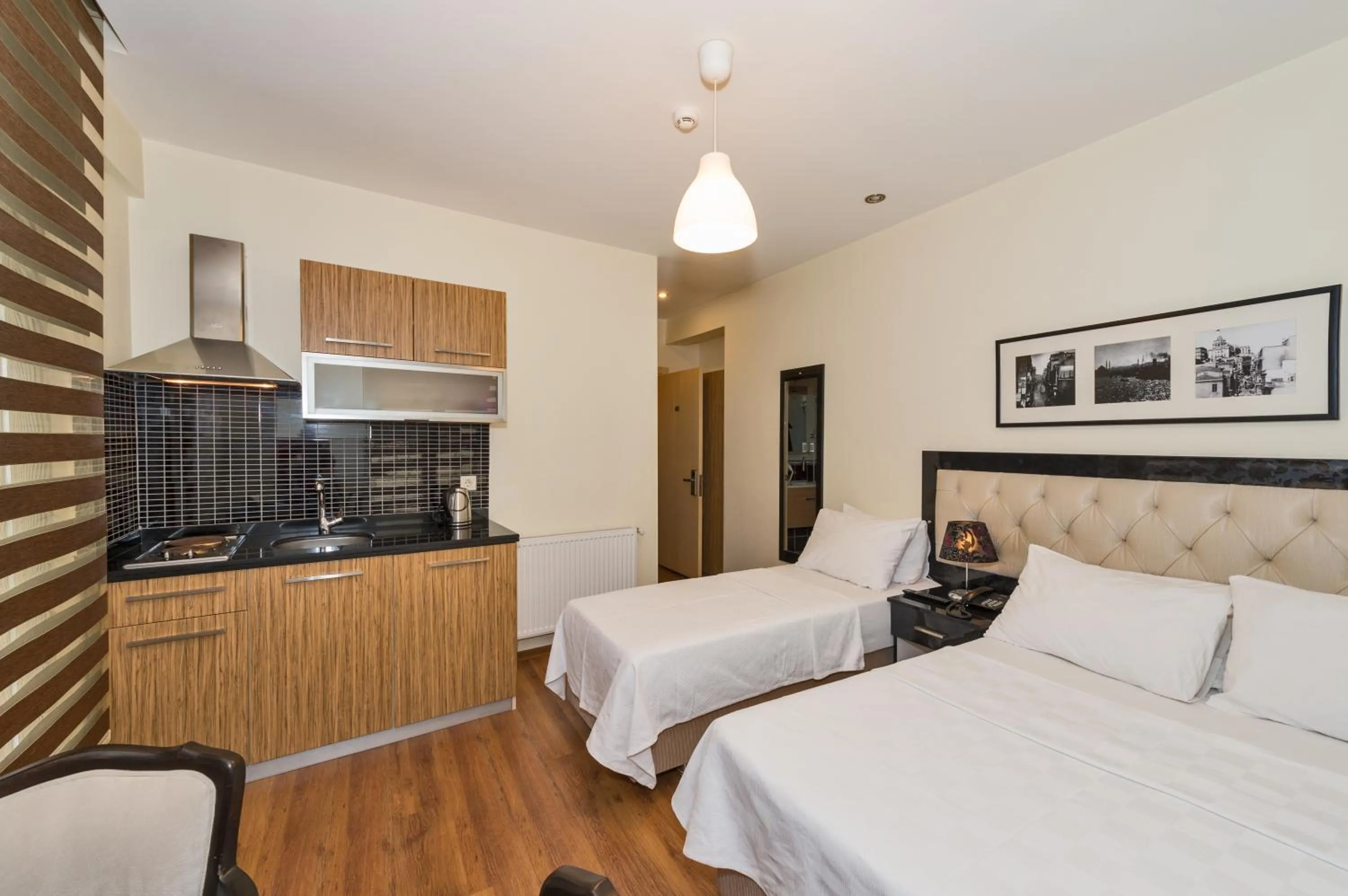 Photo of the whole room, Bed in Invictum Residence