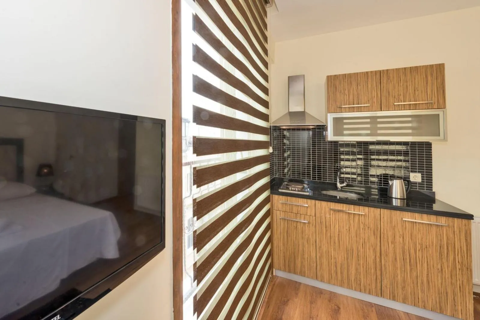 Bed in Invictum Residence