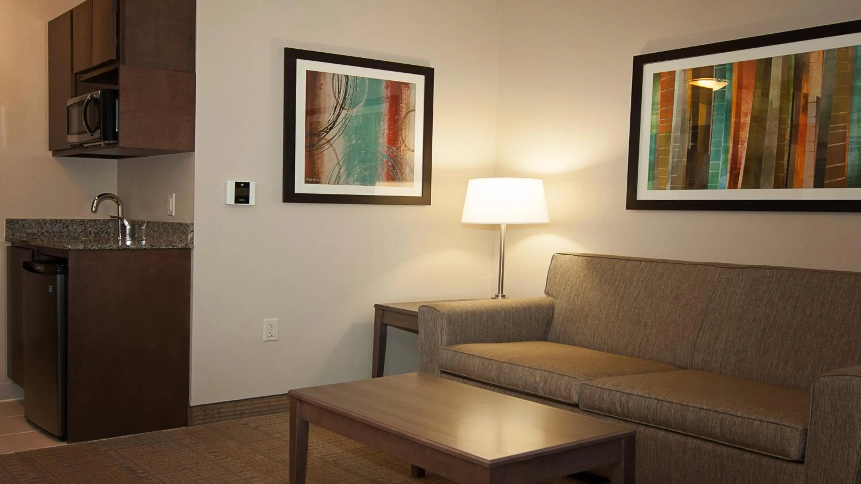 Photo of the whole room in Holiday Inn Express Hotel & Suites Wichita Northeast by IHG