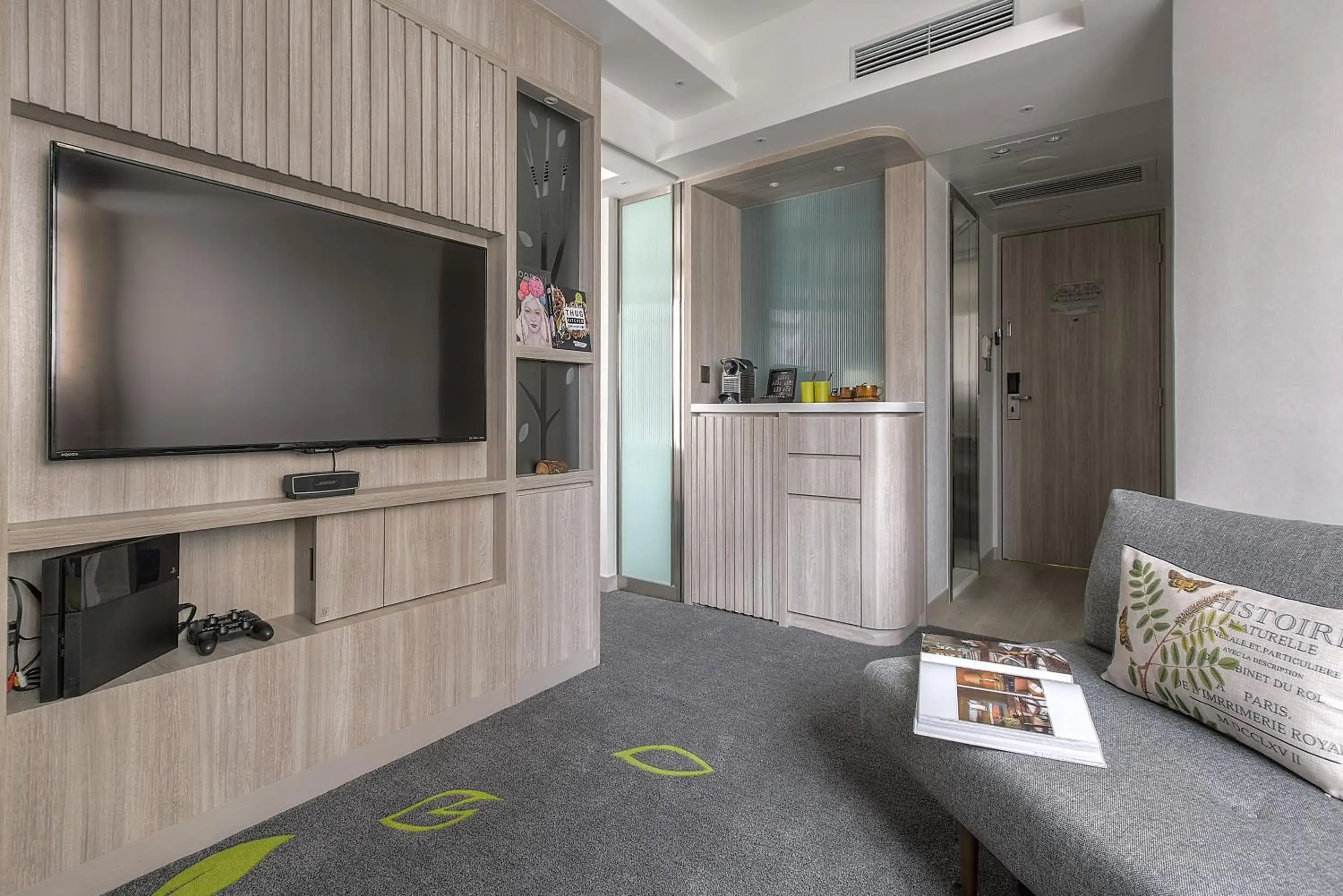 TV and multimedia in Stanford Hillview Hotel Hong Kong TV and multimedia in Stanford Hillview Hotel Hong Kong