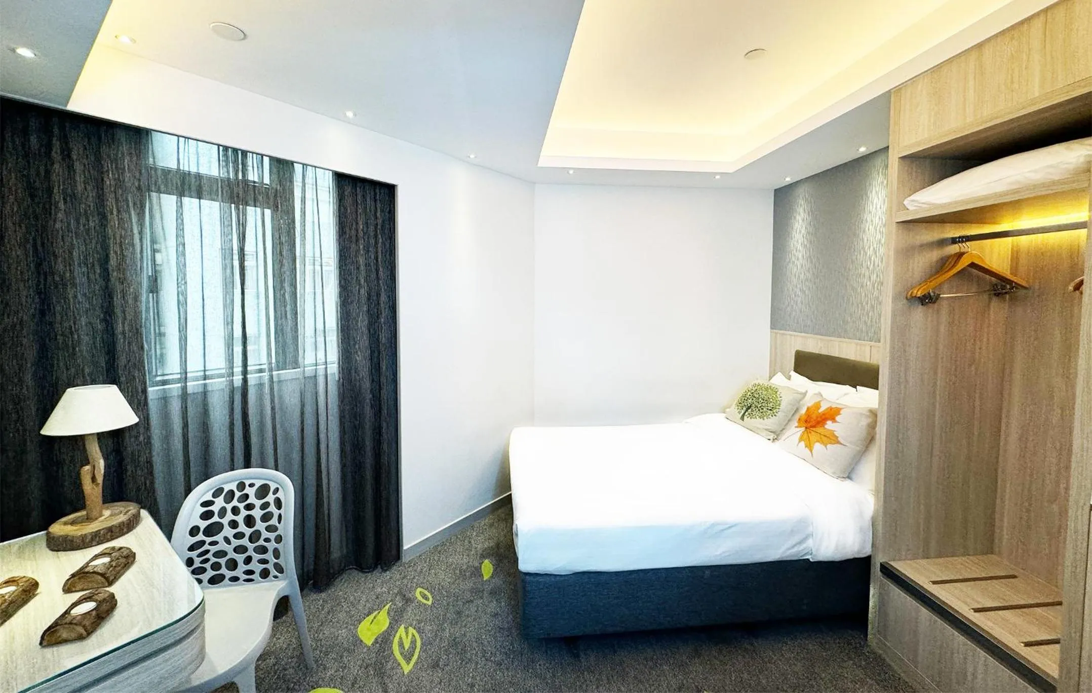 Bed in Stanford Hillview Hotel Hong Kong