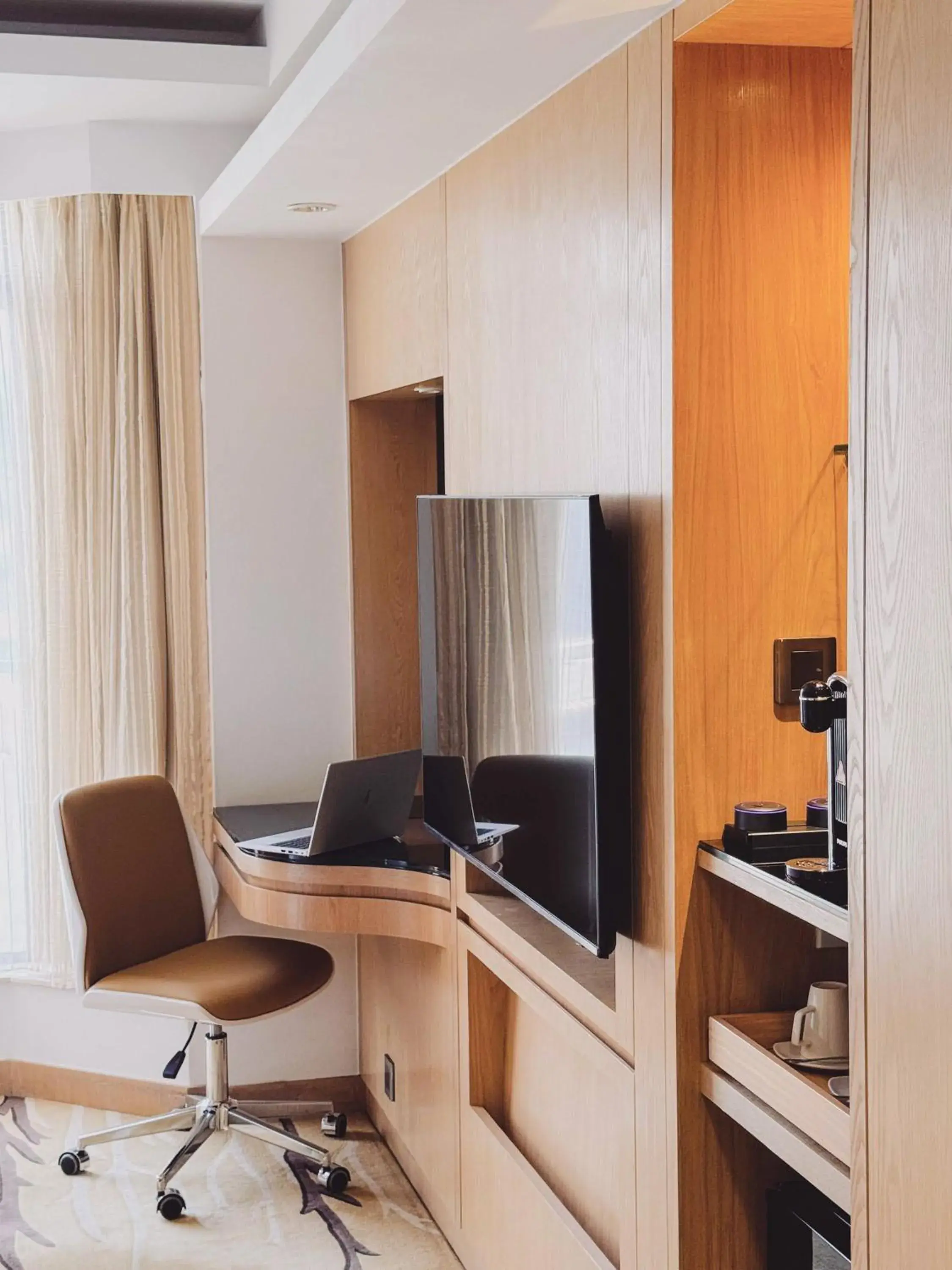 TV and multimedia in Stanford Hillview Hotel Hong Kong TV and multimedia in Stanford Hillview Hotel Hong Kong