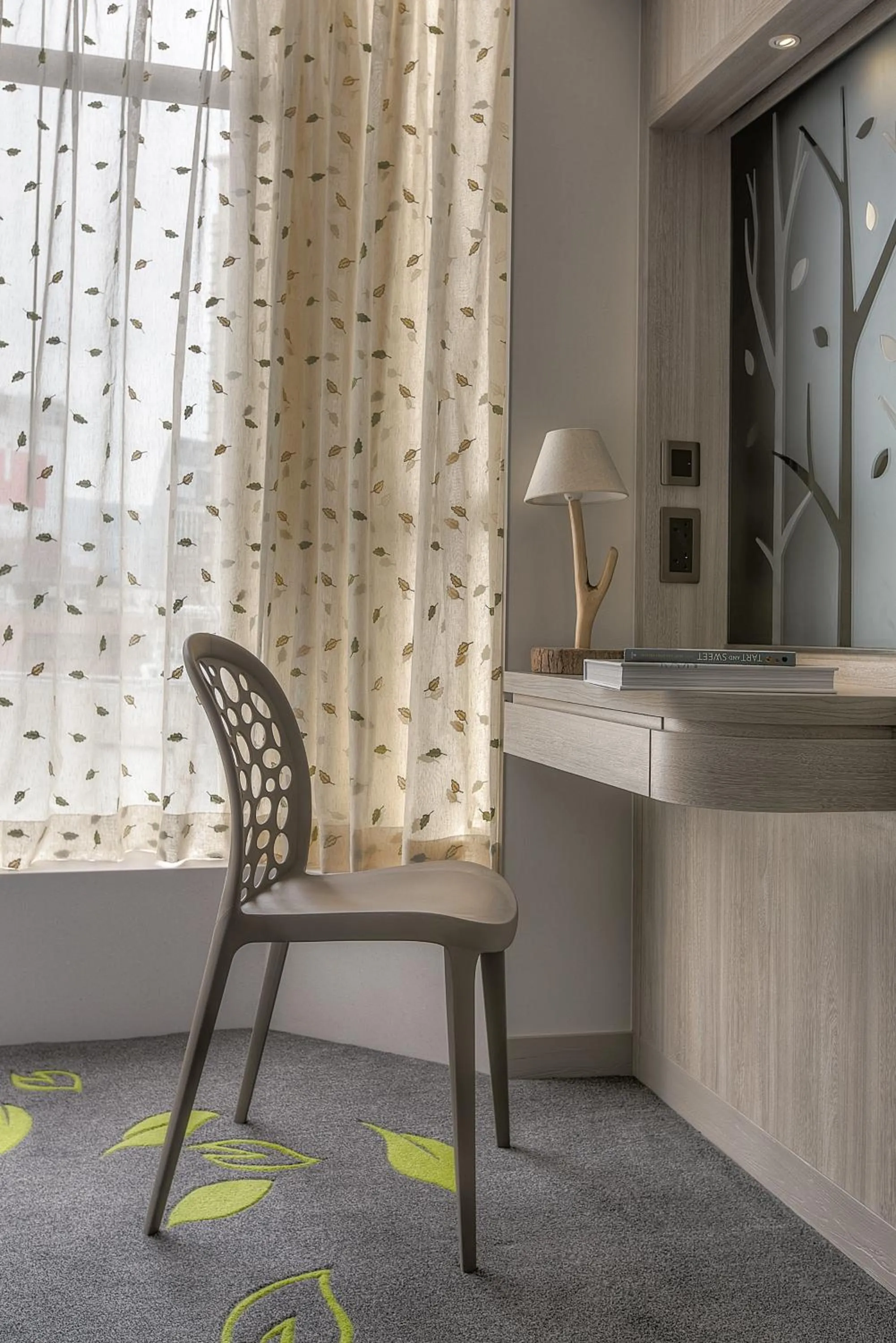 Seating area in Stanford Hillview Hotel Hong Kong