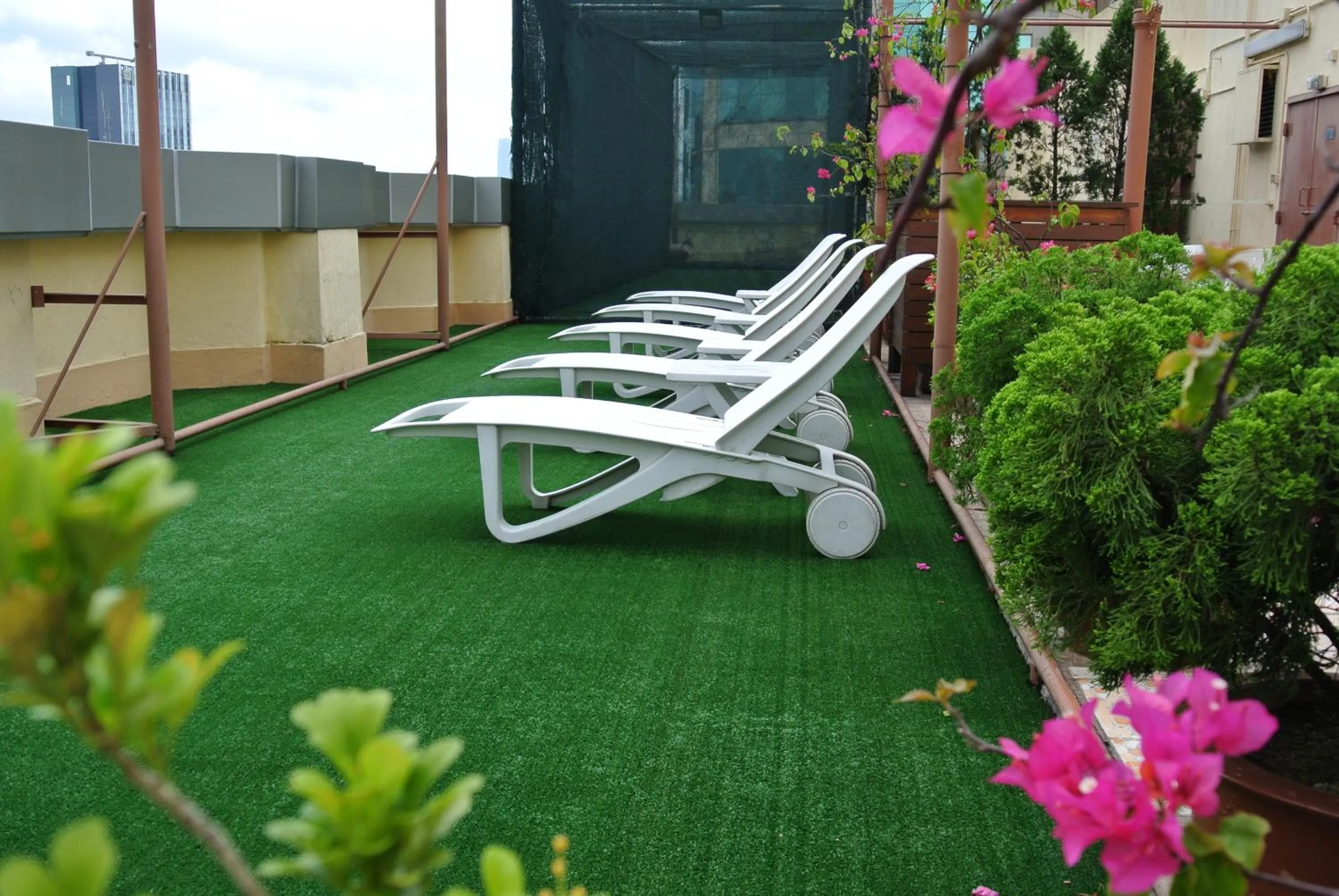 Garden in Stanford Hillview Hotel Hong Kong