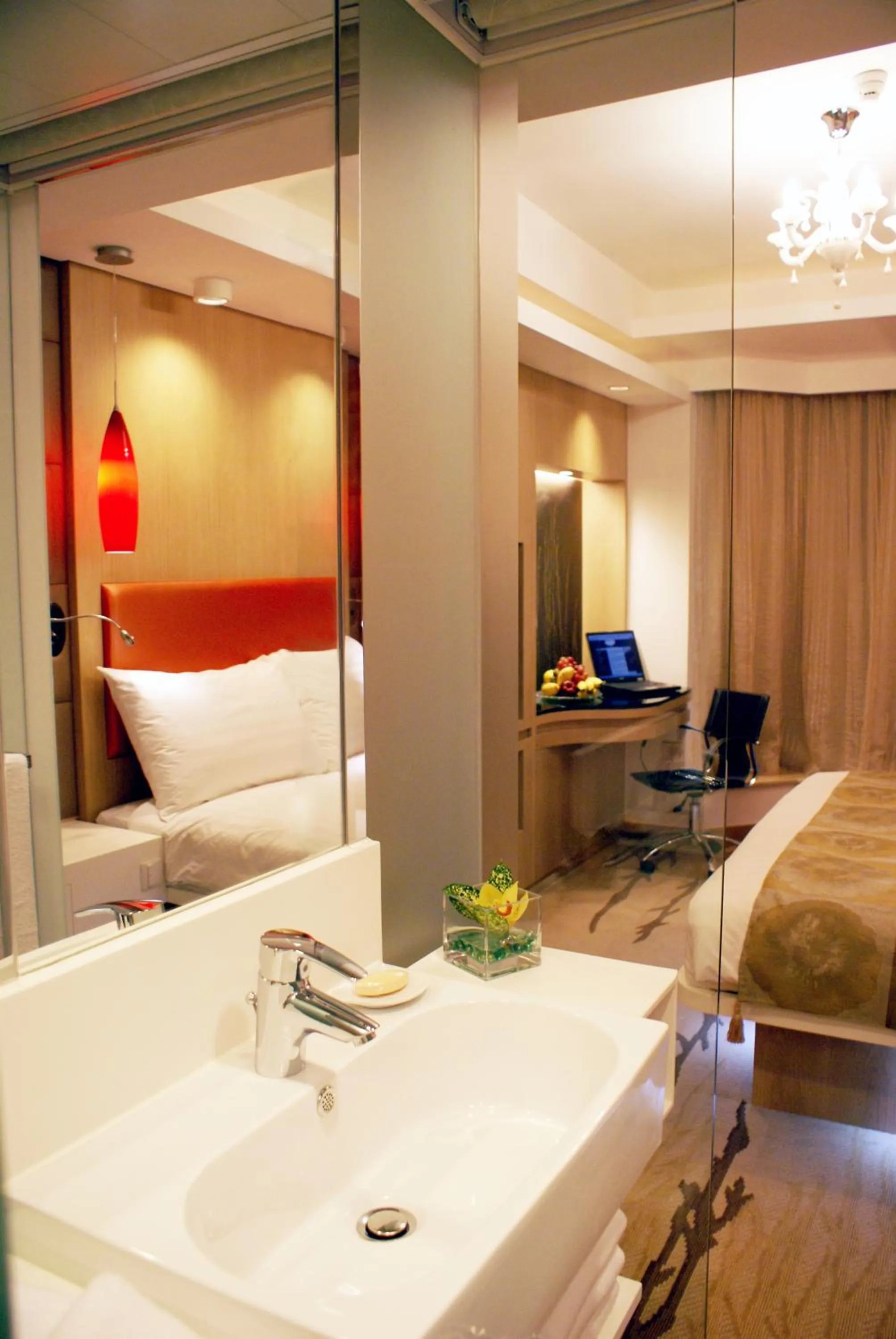 Bathroom, Bed in Stanford Hillview Hotel Hong Kong