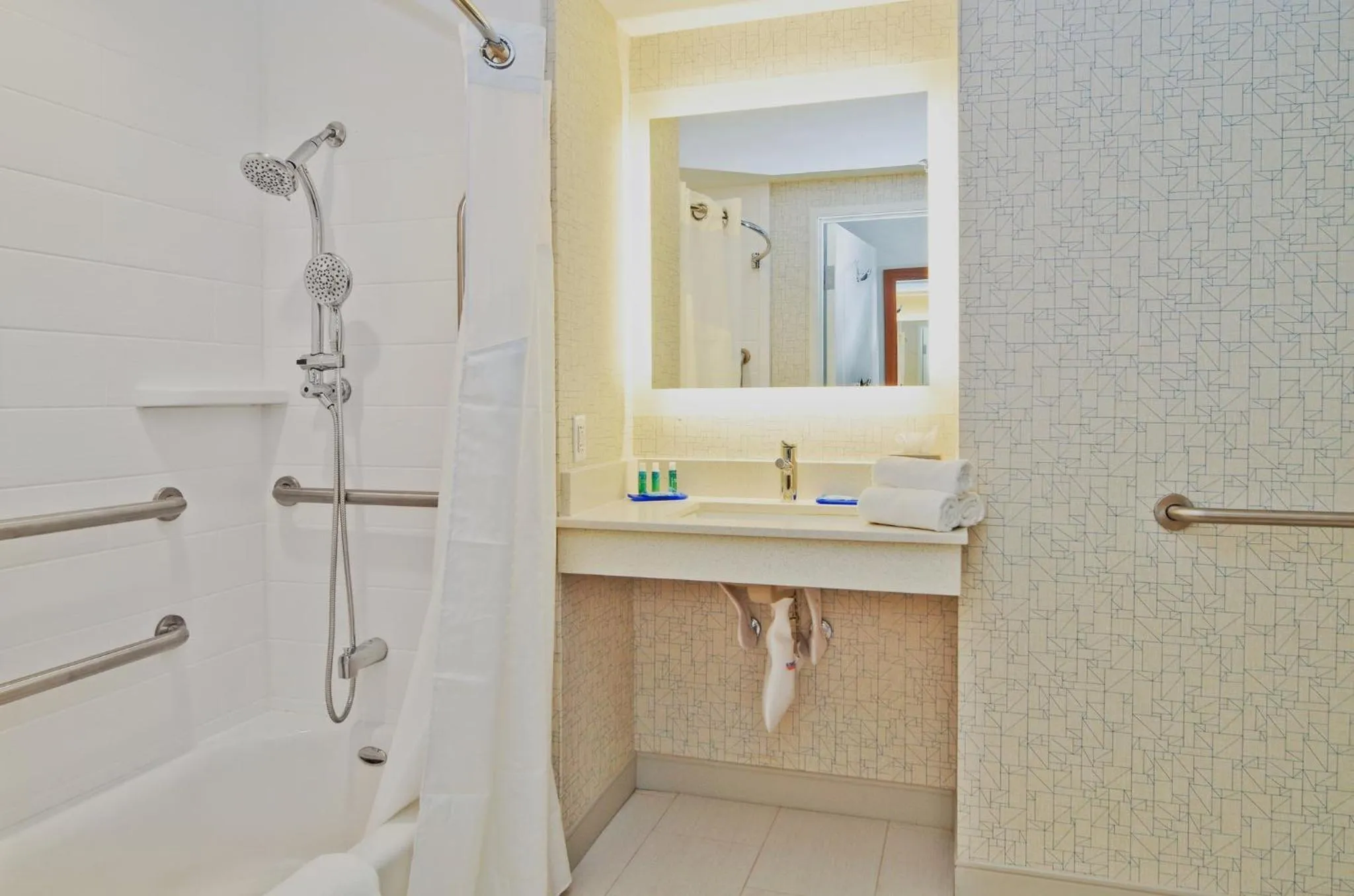 Bathroom in Holiday Inn Express & Suites - Phoenix North - Scottsdale by IHG