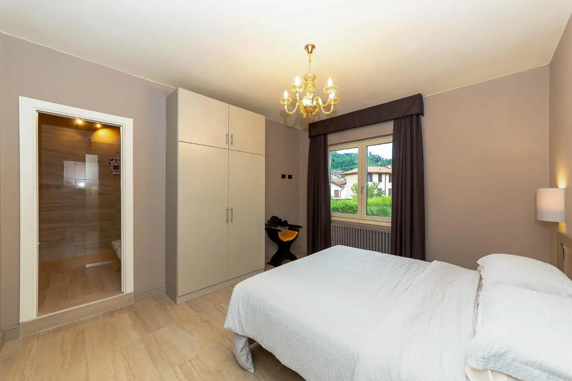 King Room - single occupancy in Villa Sarchi King Room - single occupancy in Villa Sarchi