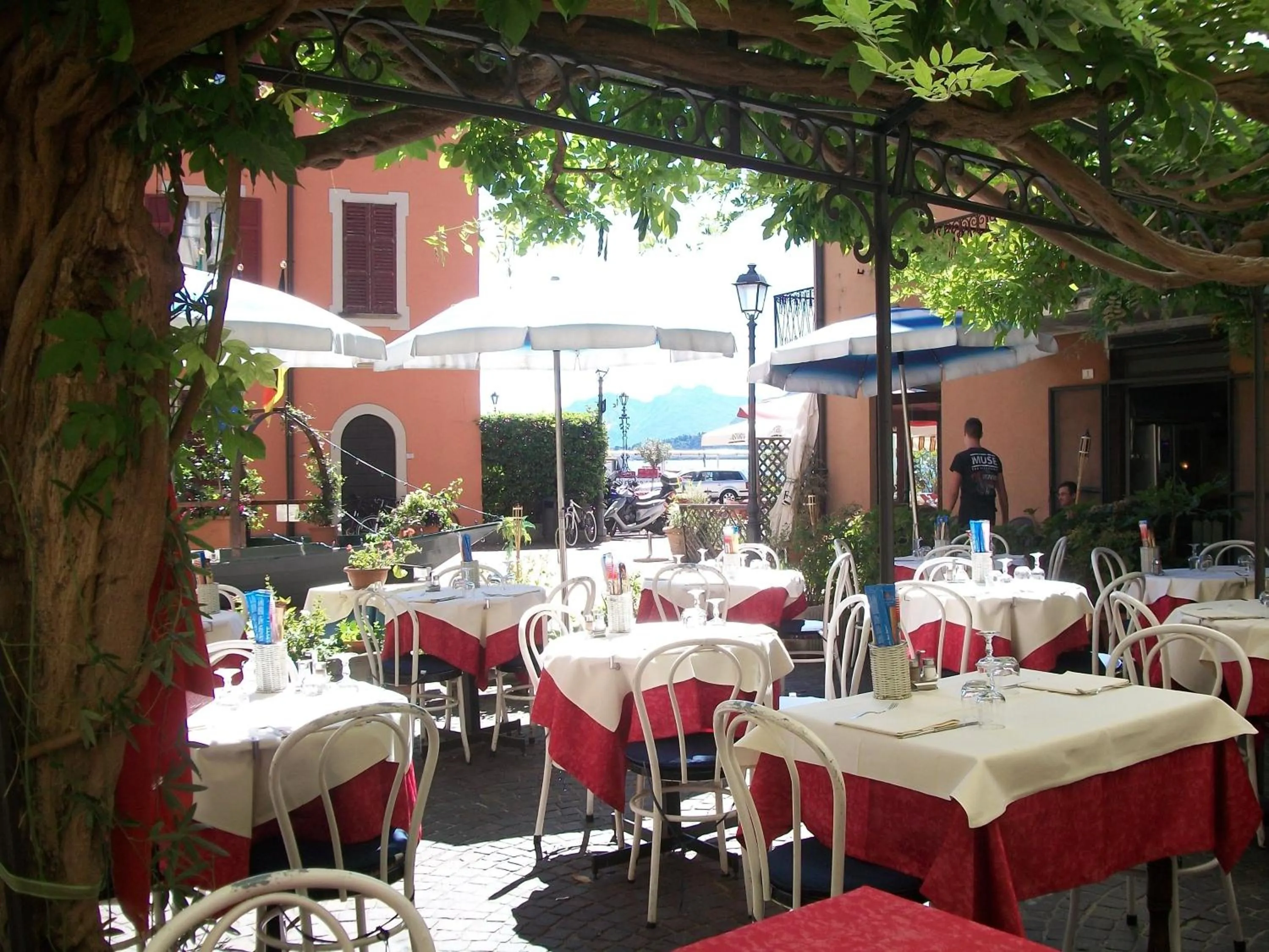 Restaurant/places to eat in Albergo Il Vapore