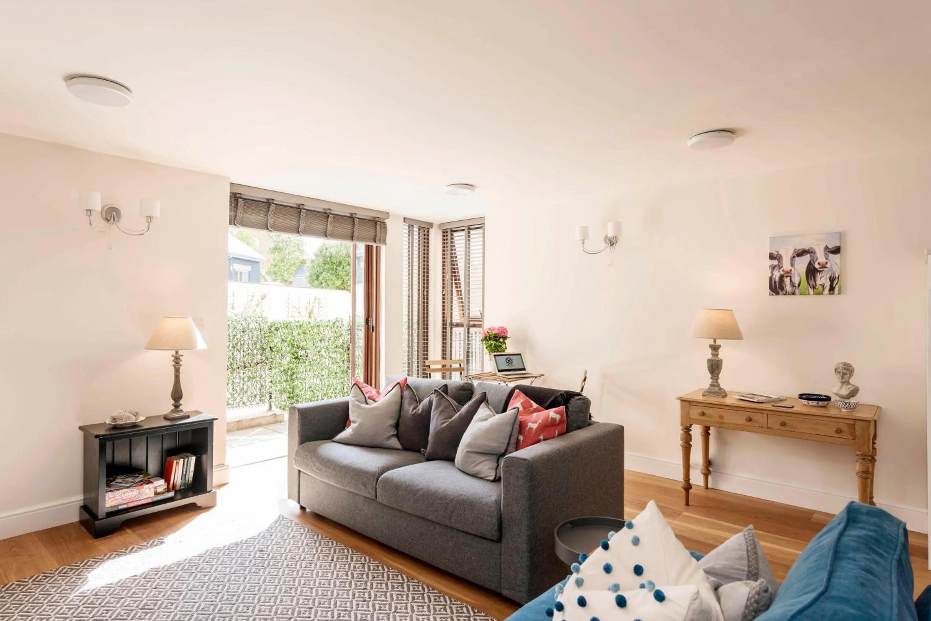 Living room in No.4 Ludbourne Hall