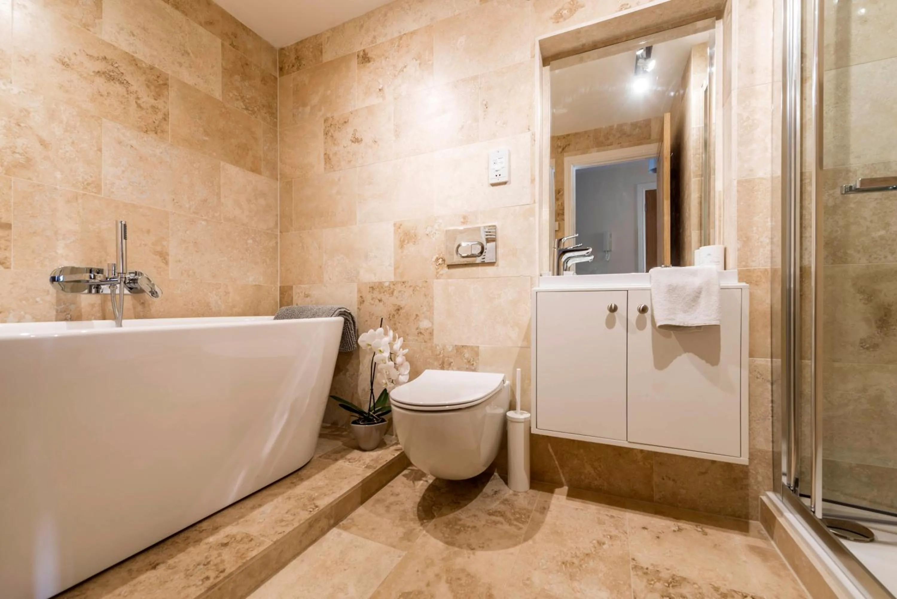 Bathroom in No.4 Ludbourne Hall