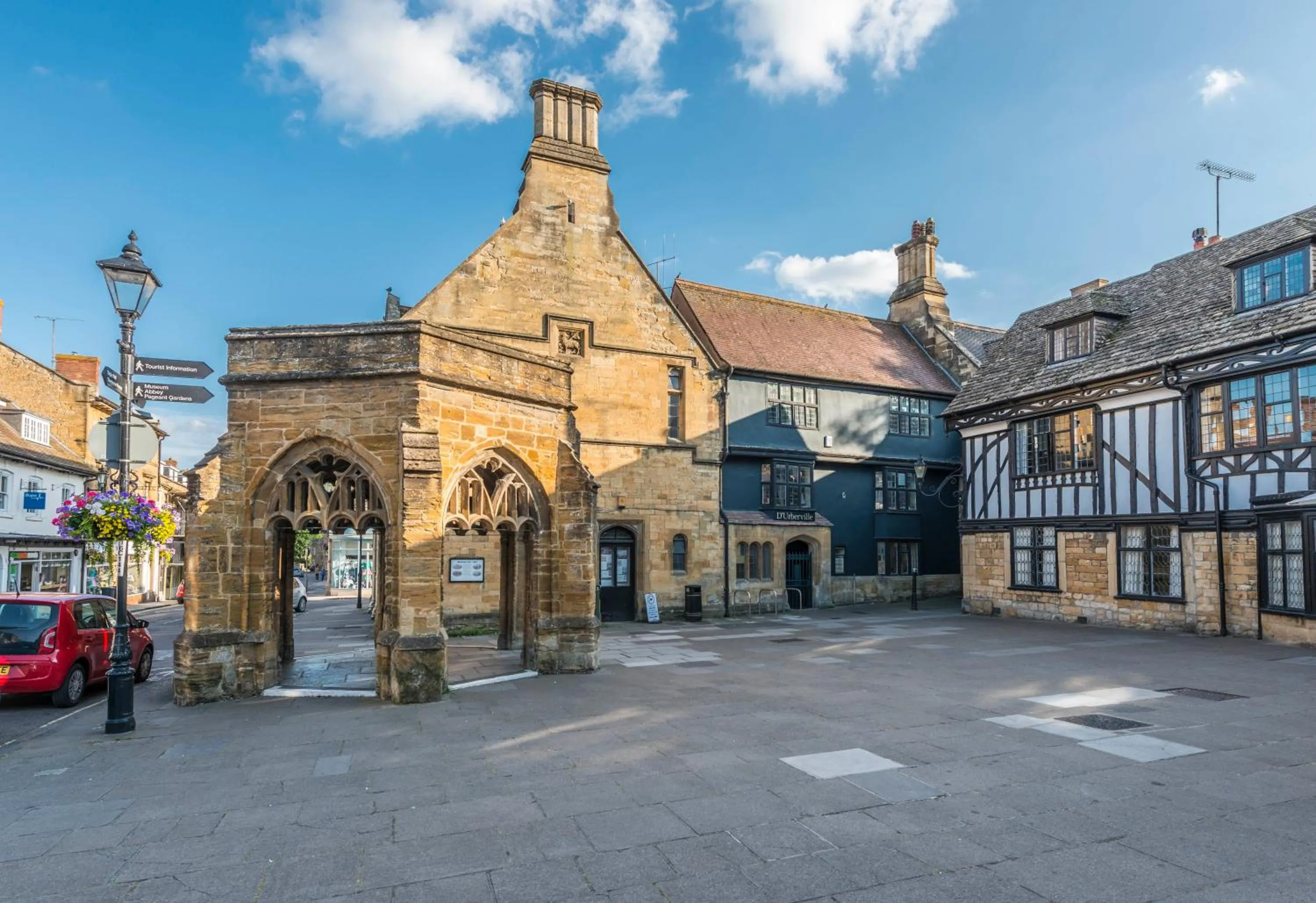Property building in No.4 Ludbourne Hall