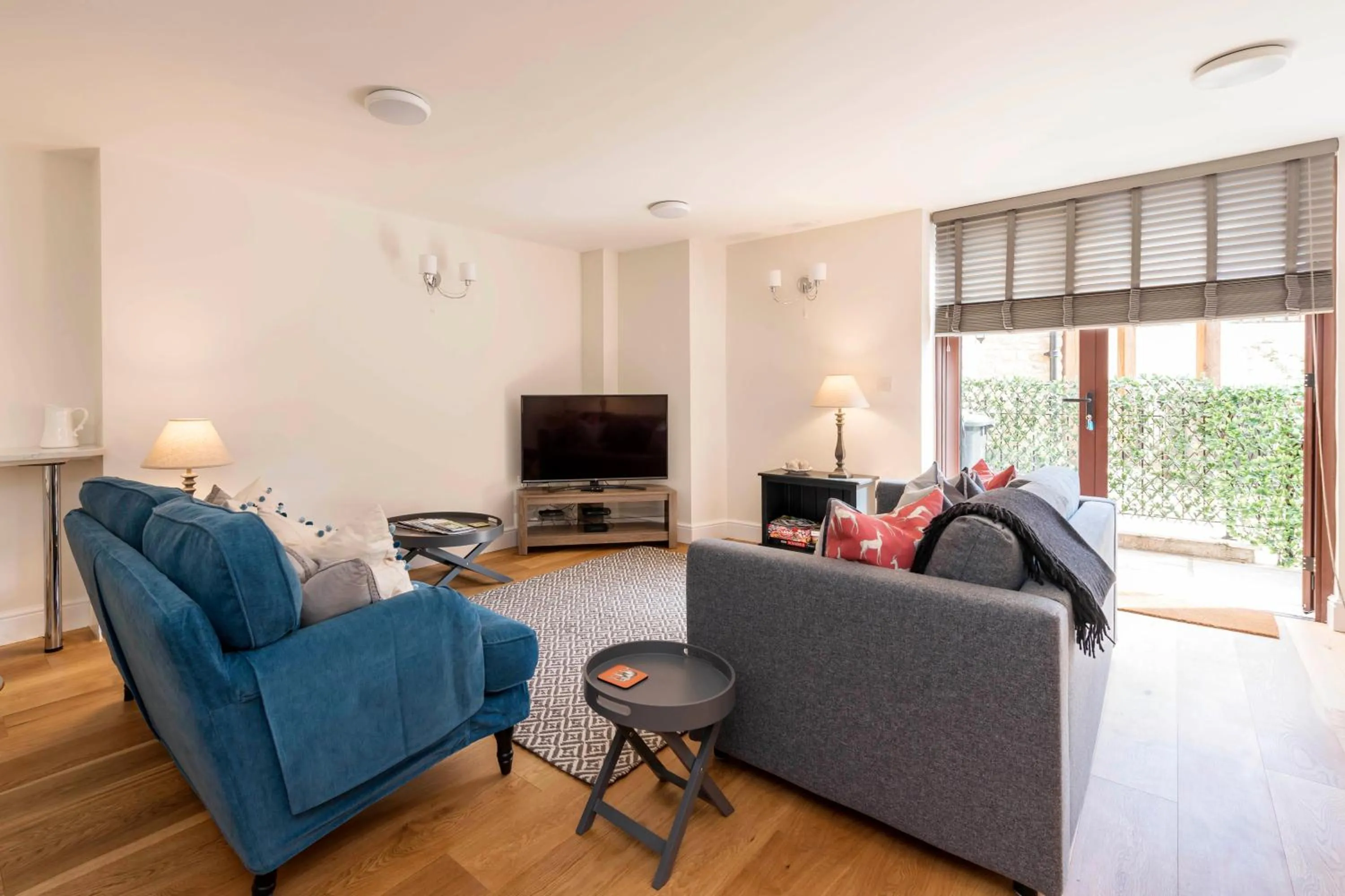 Living room in No.4 Ludbourne Hall