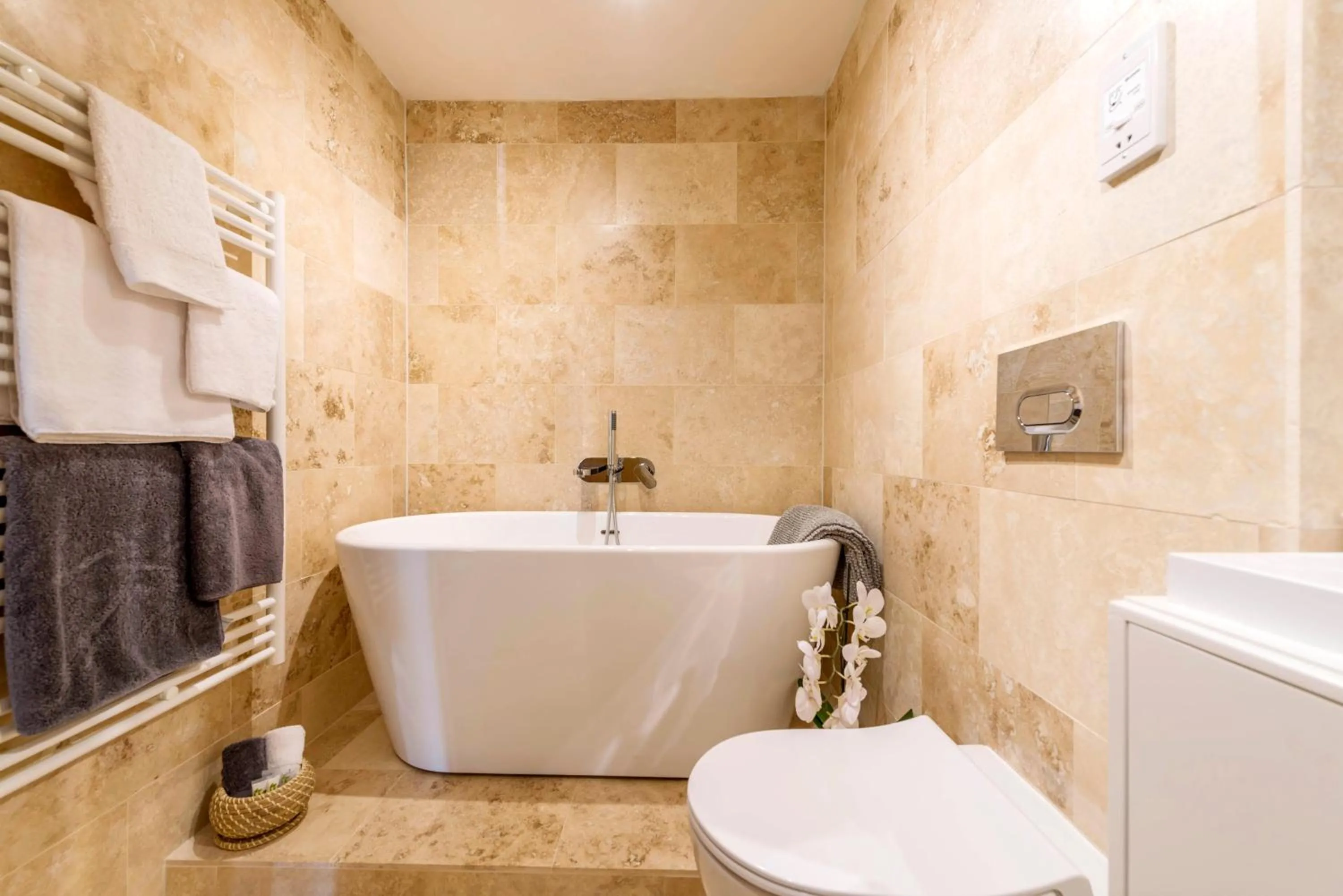 Bathroom in No.4 Ludbourne Hall
