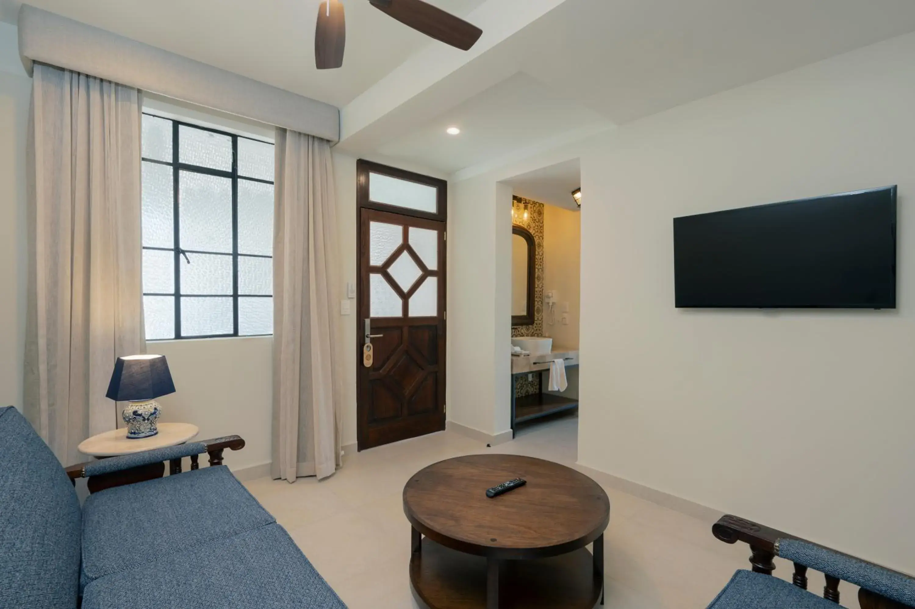 Living room, Bed in Gran Hotel Mexico by Solaris Living room, Bed in Gran Hotel Mexico by Solaris