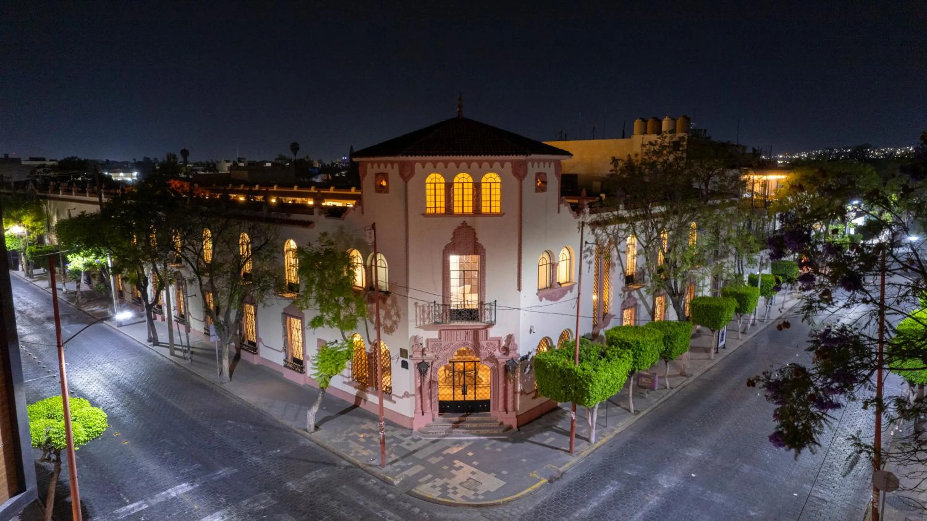 Facade/entrance in Gran Hotel Mexico by Solaris
