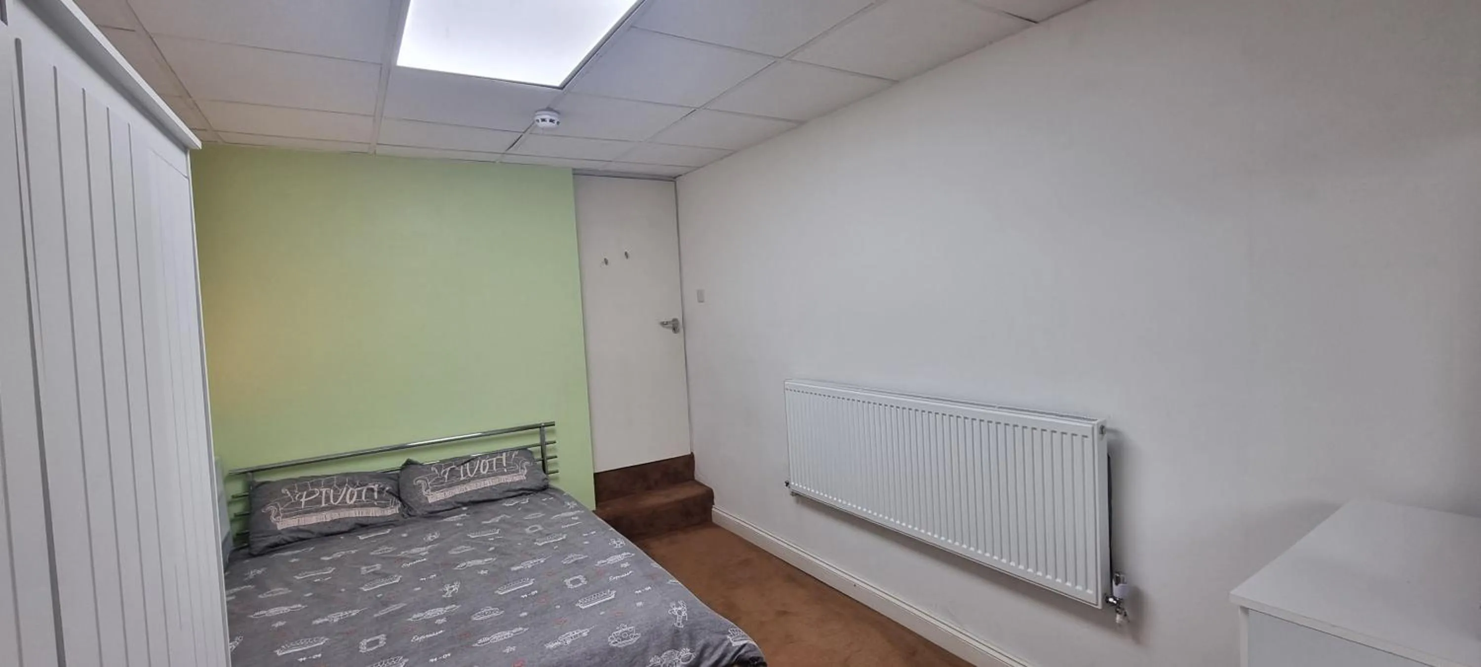 Bed in Kirk Lea