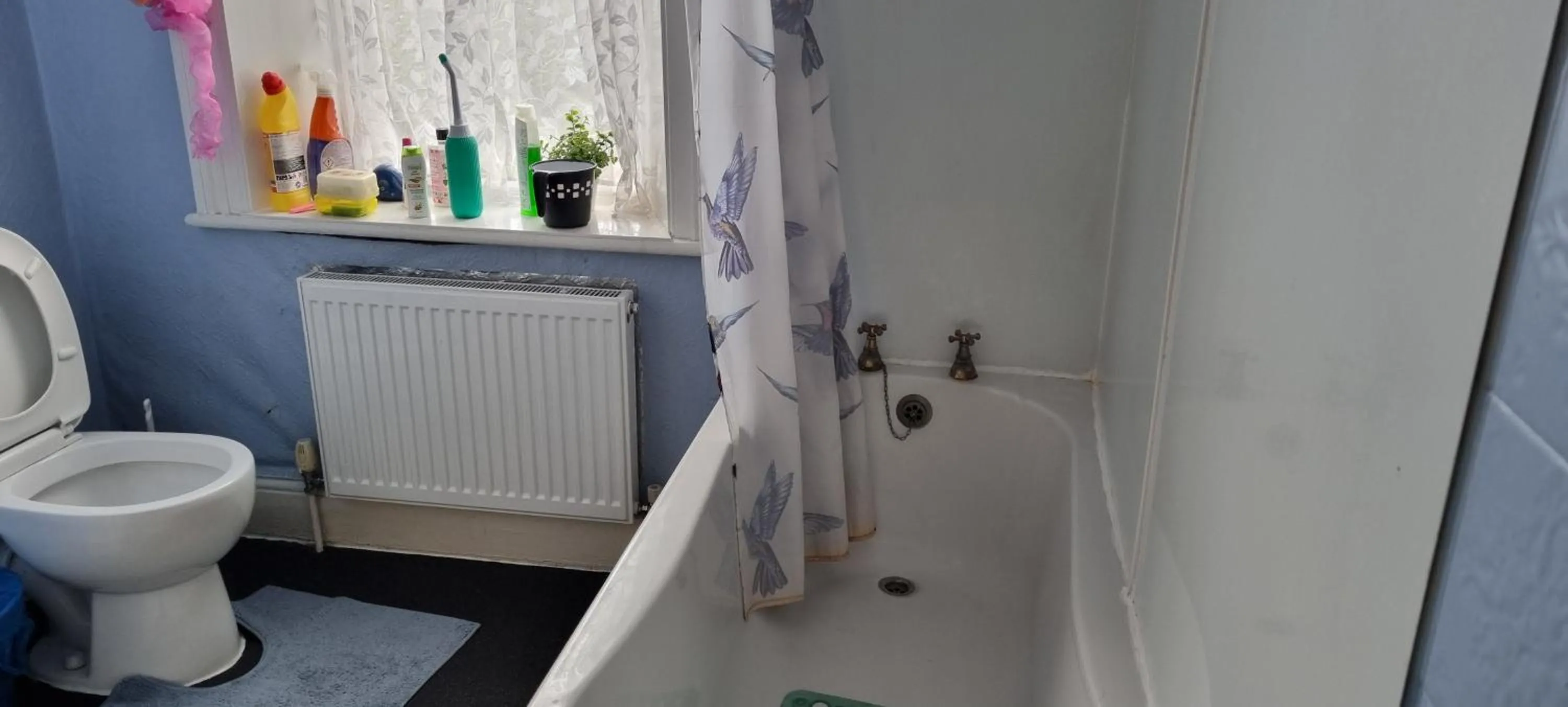 Bathroom in Kirk Lea