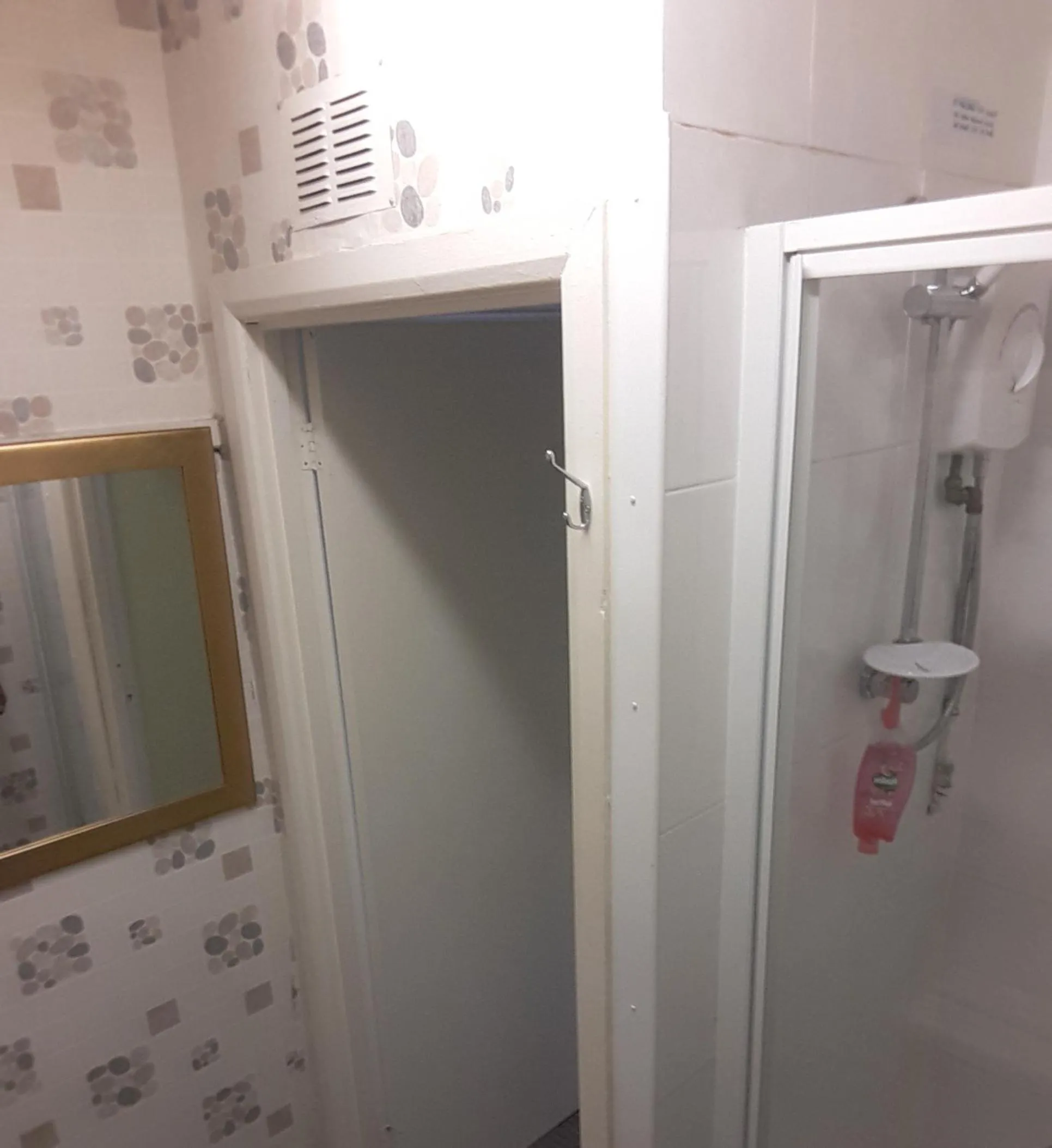 Shower in Kirk Lea