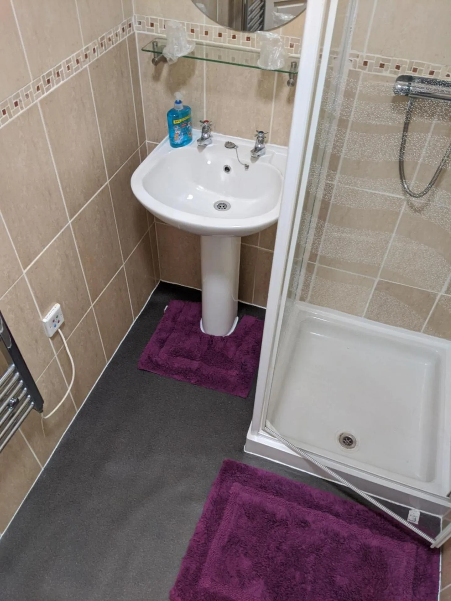Shower in Kirk Lea