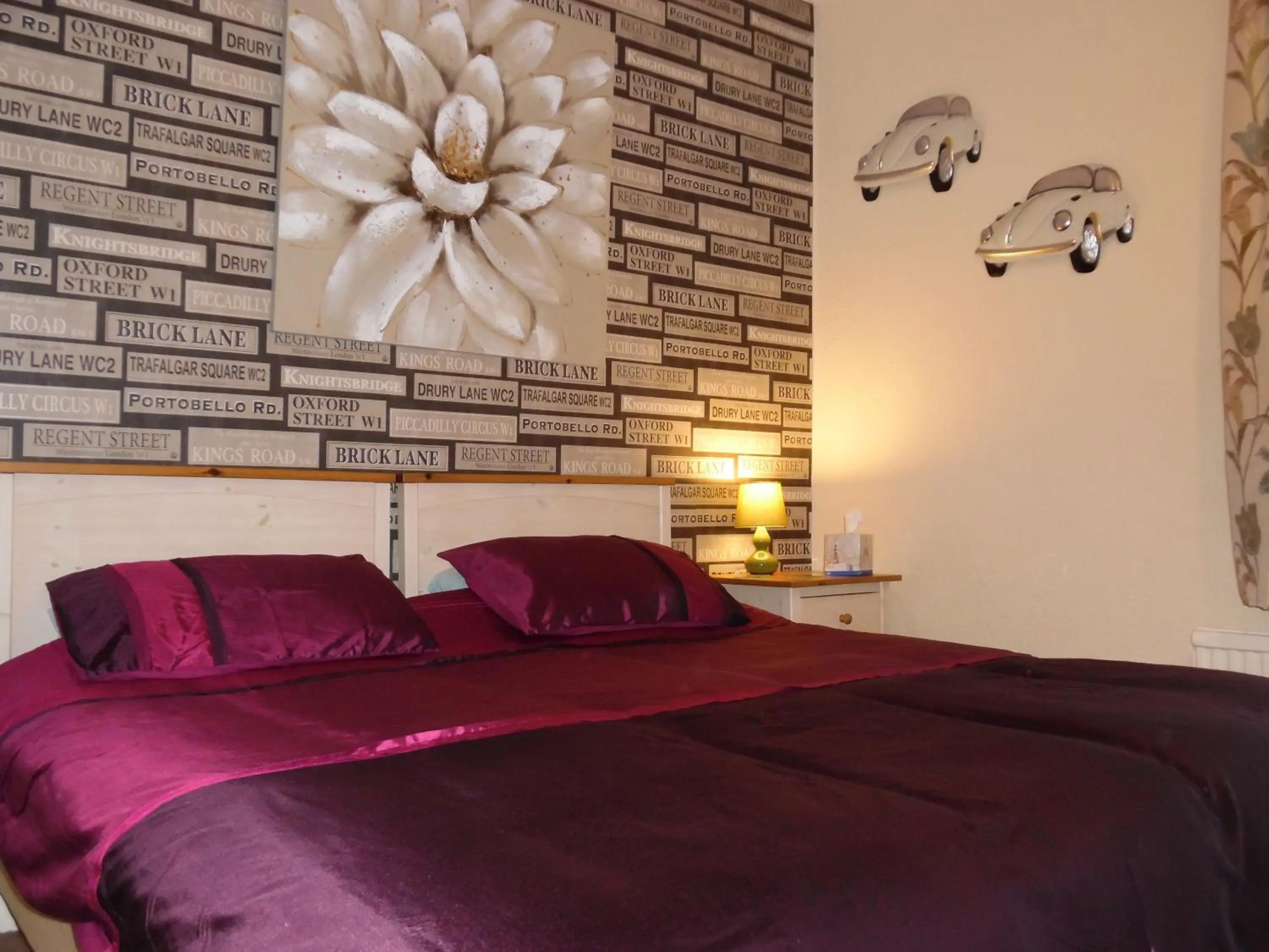 Bedroom, Bed in Kirk Lea